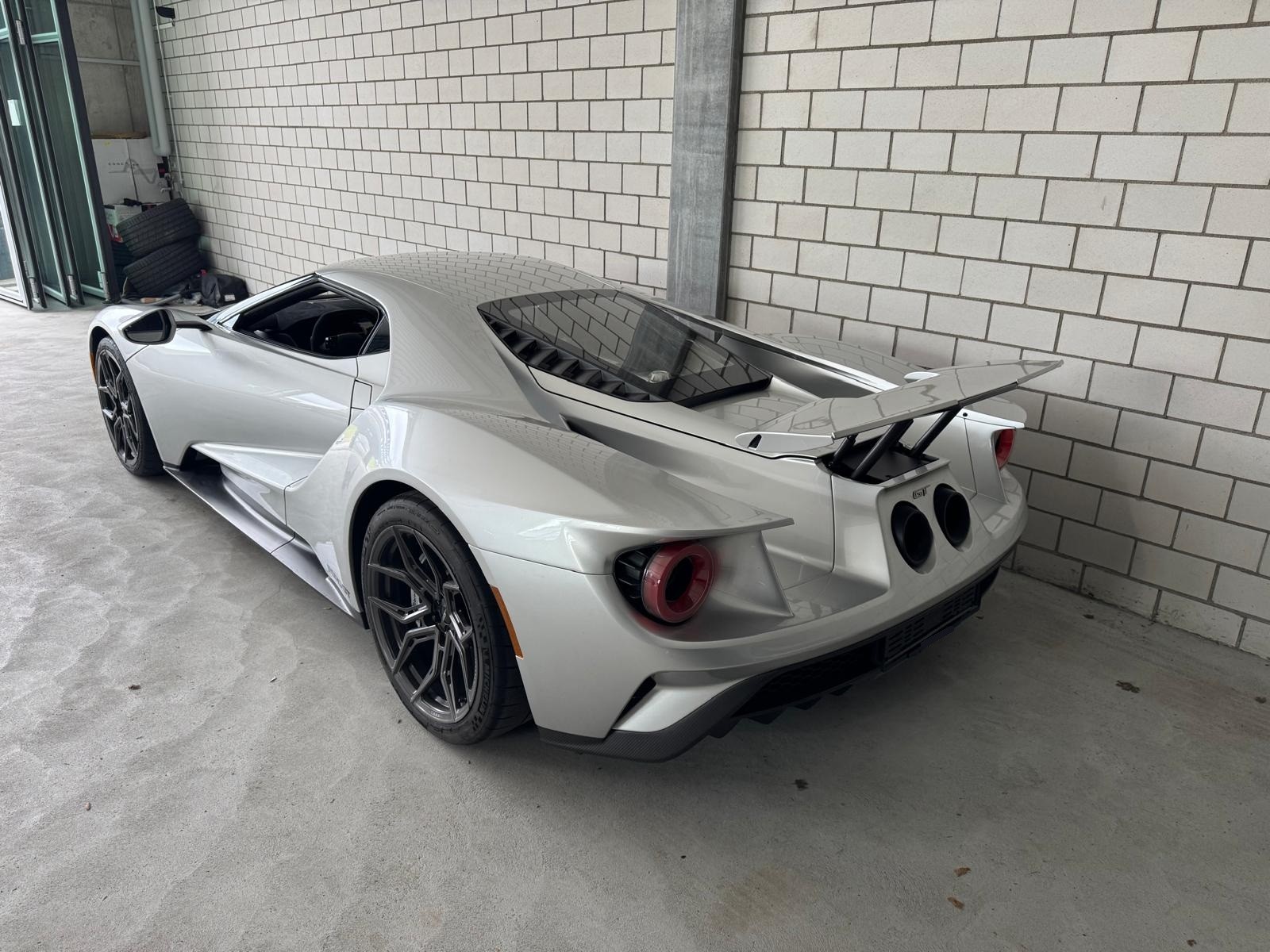 FORD GT mit Exterieur Carbon Package "1 of 1.350"-showroom-element-3