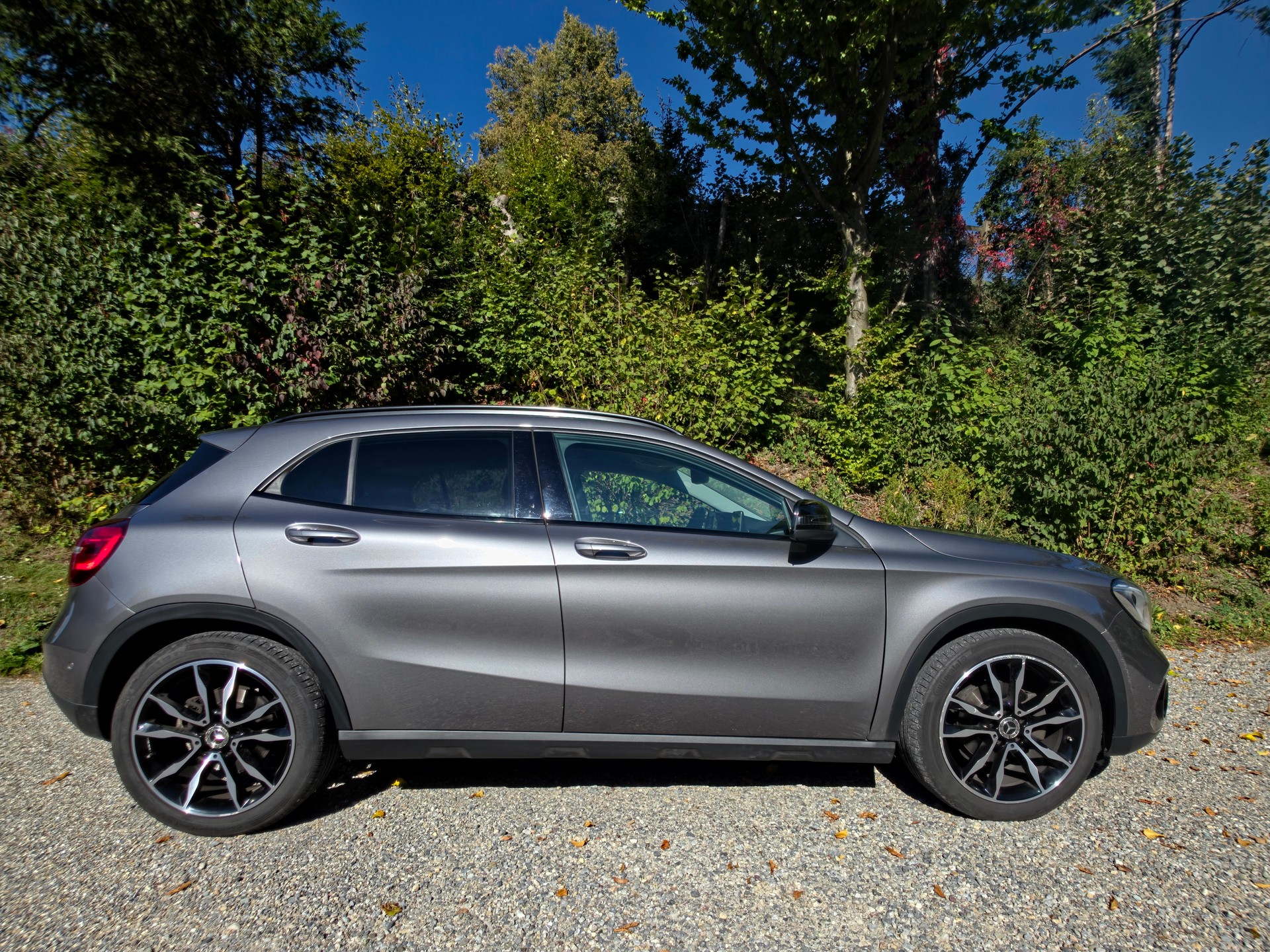 MERCEDES-BENZ GLA 200 Night Star 7G-DCT-image-2