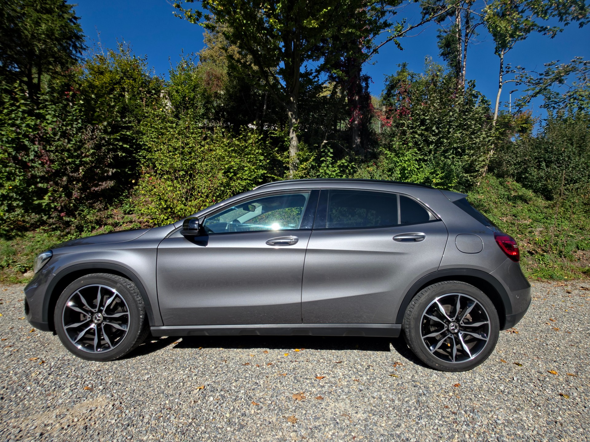 MERCEDES-BENZ GLA 200 Night Star 7G-DCT-image-3