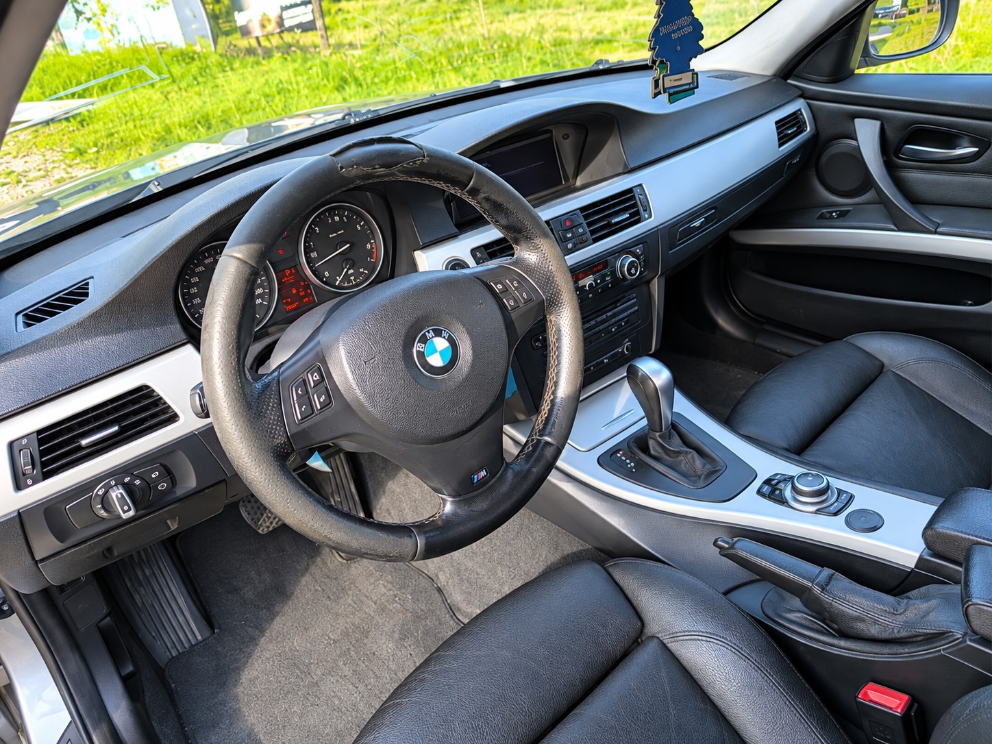 BMW 330d xDrive-image-4