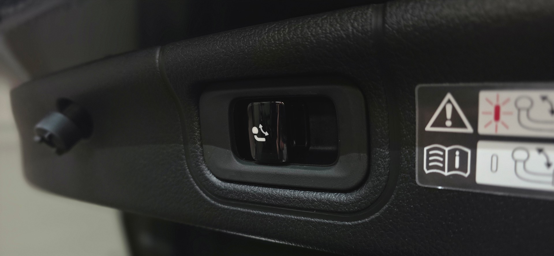 MERCEDES-BENZ C 220 d AMG Line *Anhängerkupplung*Aktiver Spurhalte-&Bremsassistent*Rückfahrkamera*Ambientebeleuchtung*-image-27
