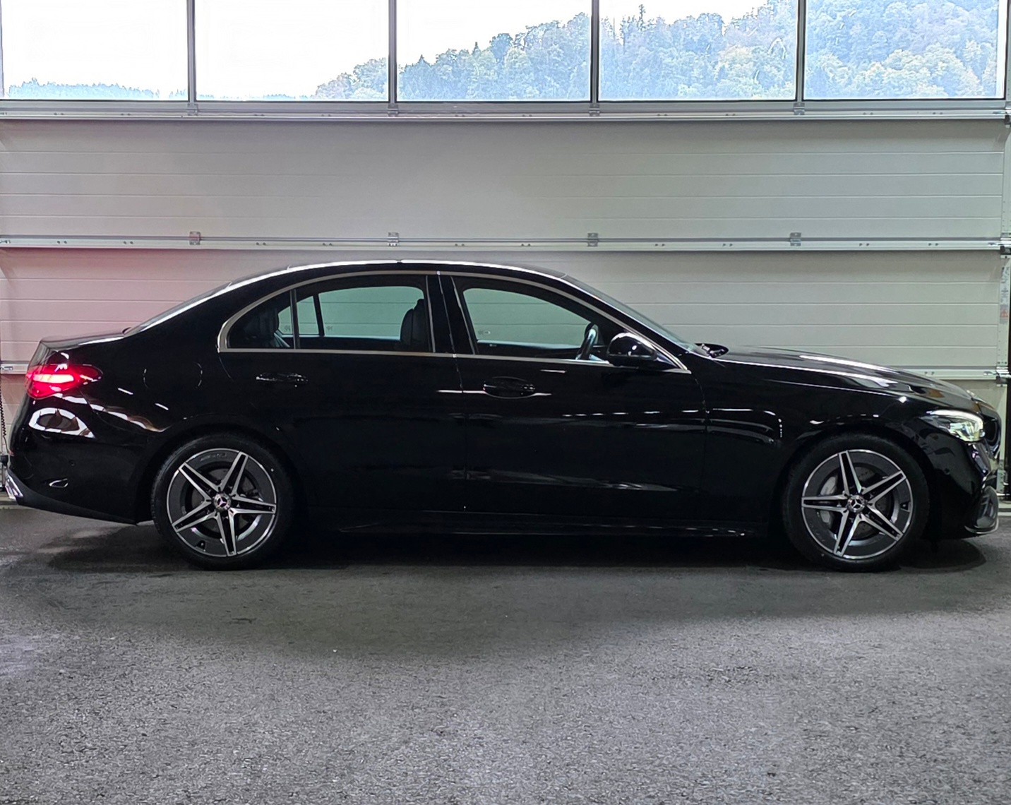 MERCEDES-BENZ C 220 d AMG Line *Anhängerkupplung*Aktiver Spurhalte-&Bremsassistent*Rückfahrkamera*Ambientebeleuchtung*-image-5
