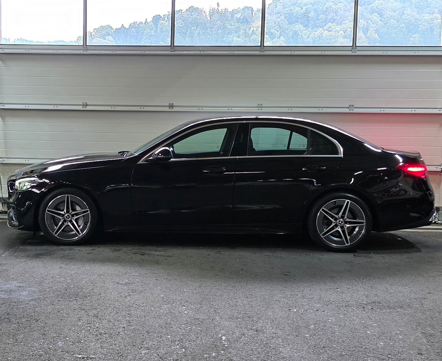 MERCEDES-BENZ C 220 d AMG Line *Anhängerkupplung*Aktiver Spurhalte-&Bremsassistent*Rückfahrkamera*Ambientebeleuchtung*-image-1