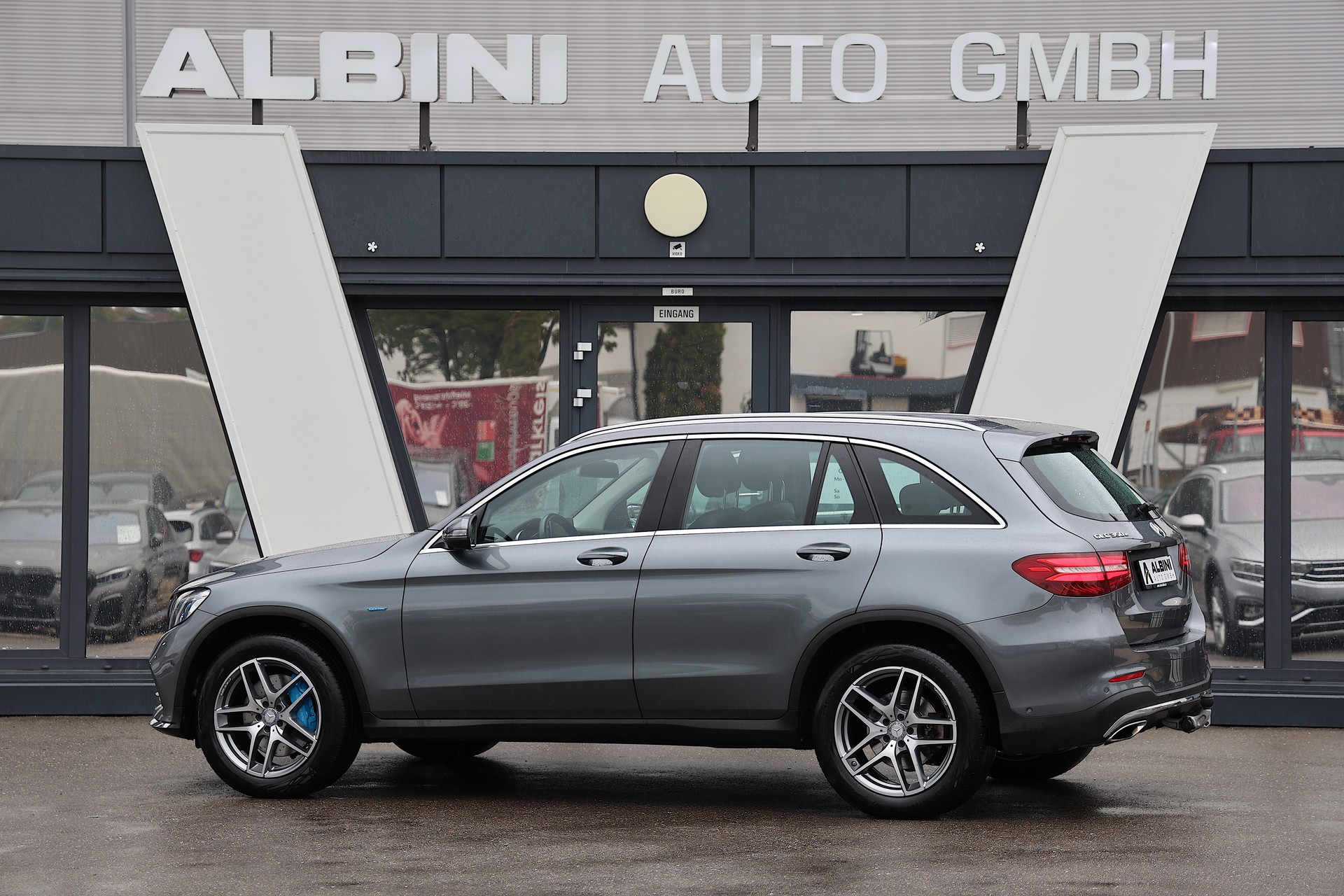 MERCEDES-BENZ GLC 350 e AMG Line 4m-showroom-element-2