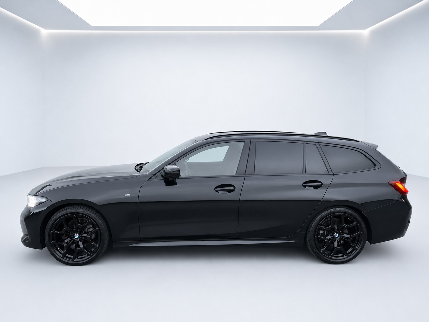 BMW 320d xDrive 48V Touring Steptronic M Sport-image-15