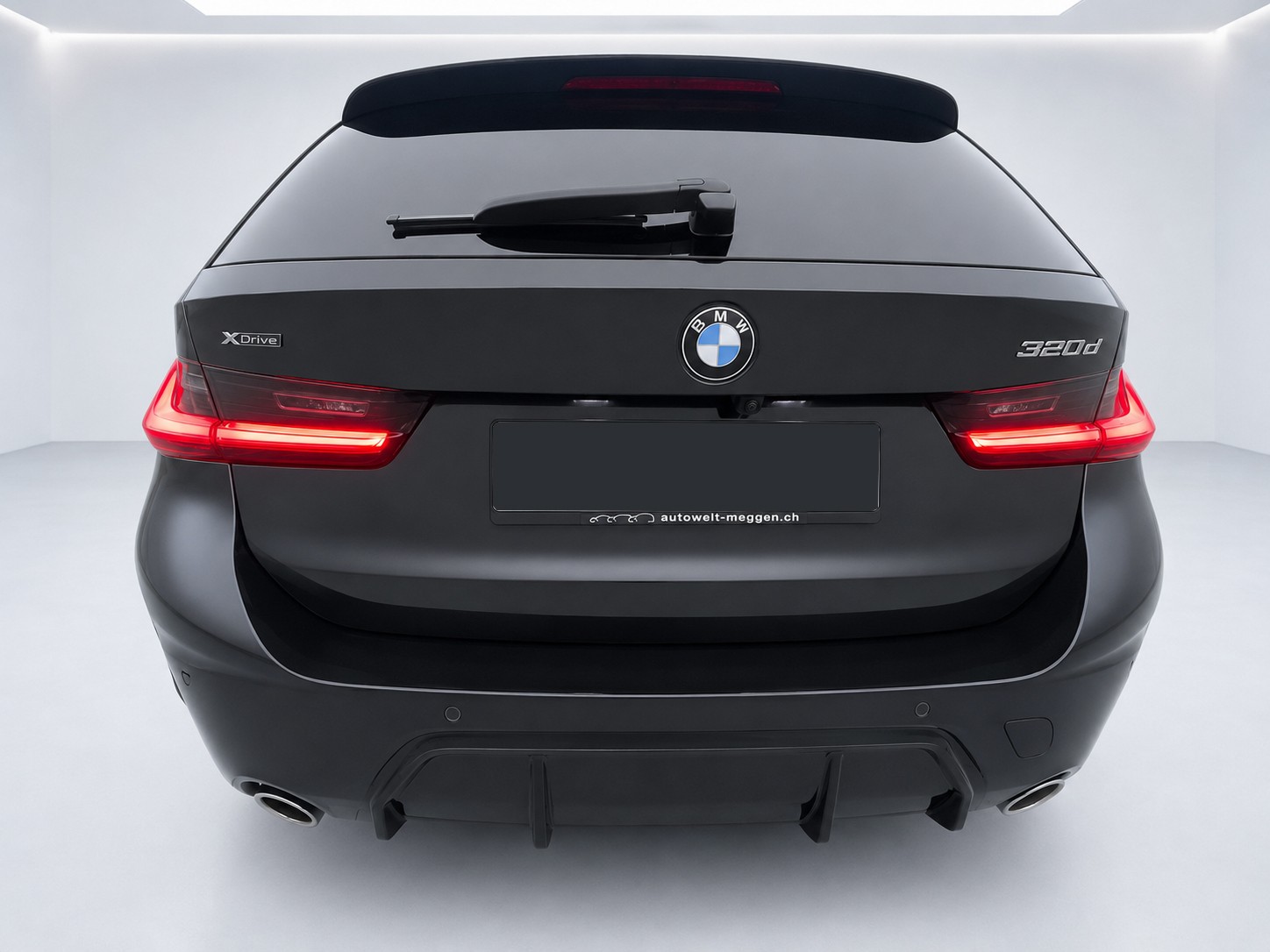 BMW 320d xDrive 48V Touring Steptronic M Sport-image-2