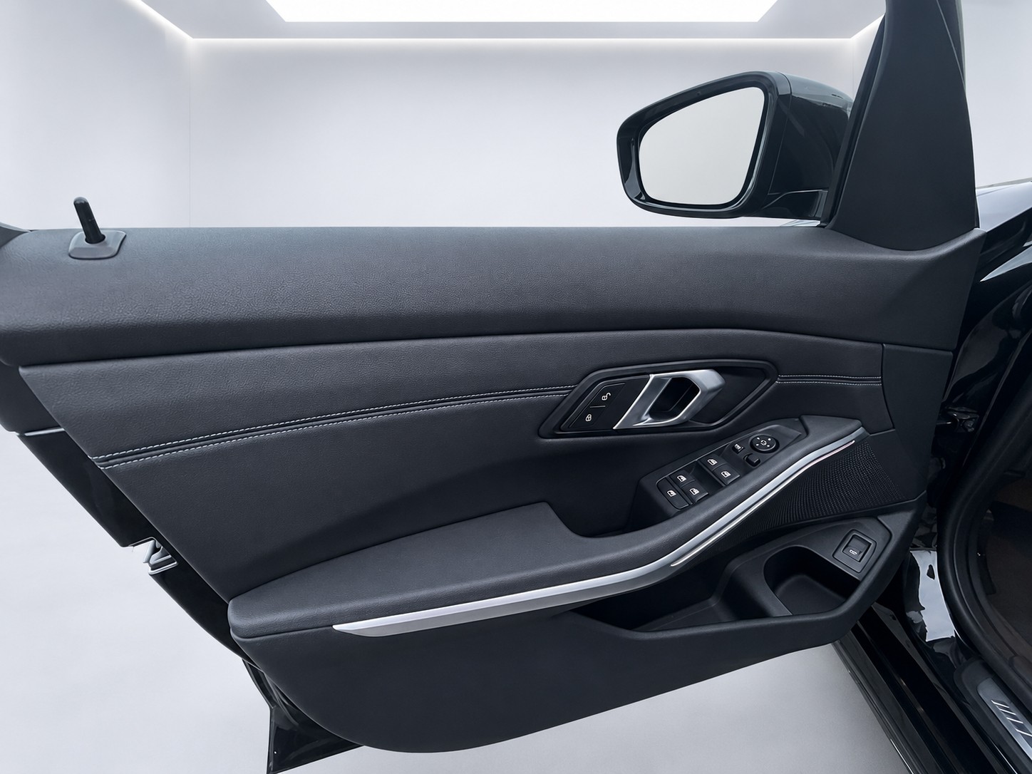 BMW 320d xDrive 48V Touring Steptronic M Sport-image-8