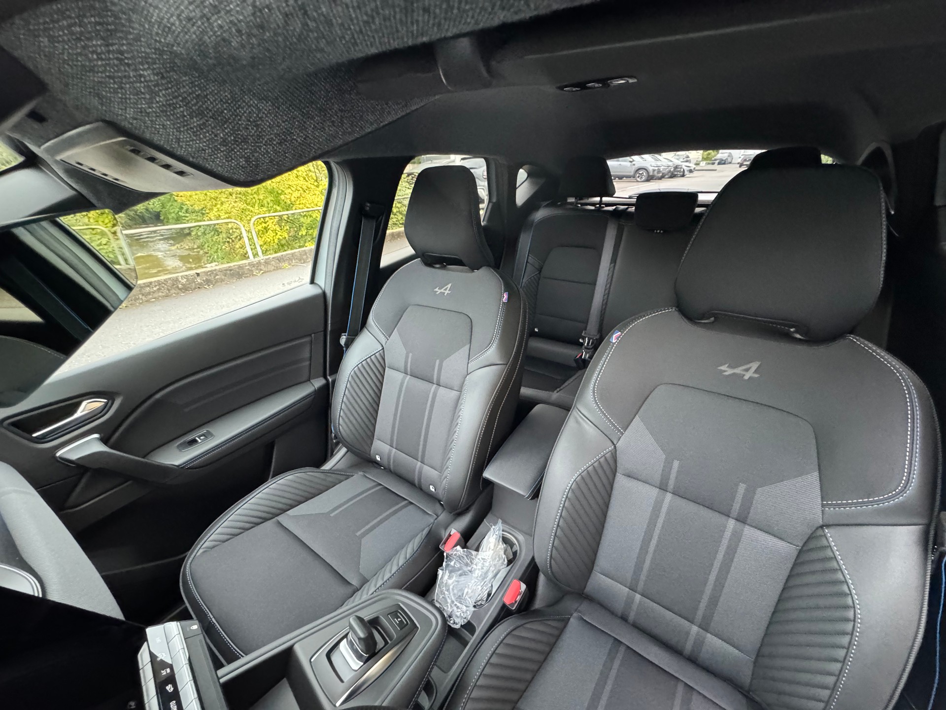 RENAULT Captur 1.8 E-Tech 160 Esprit Alpine DHT-image-13
