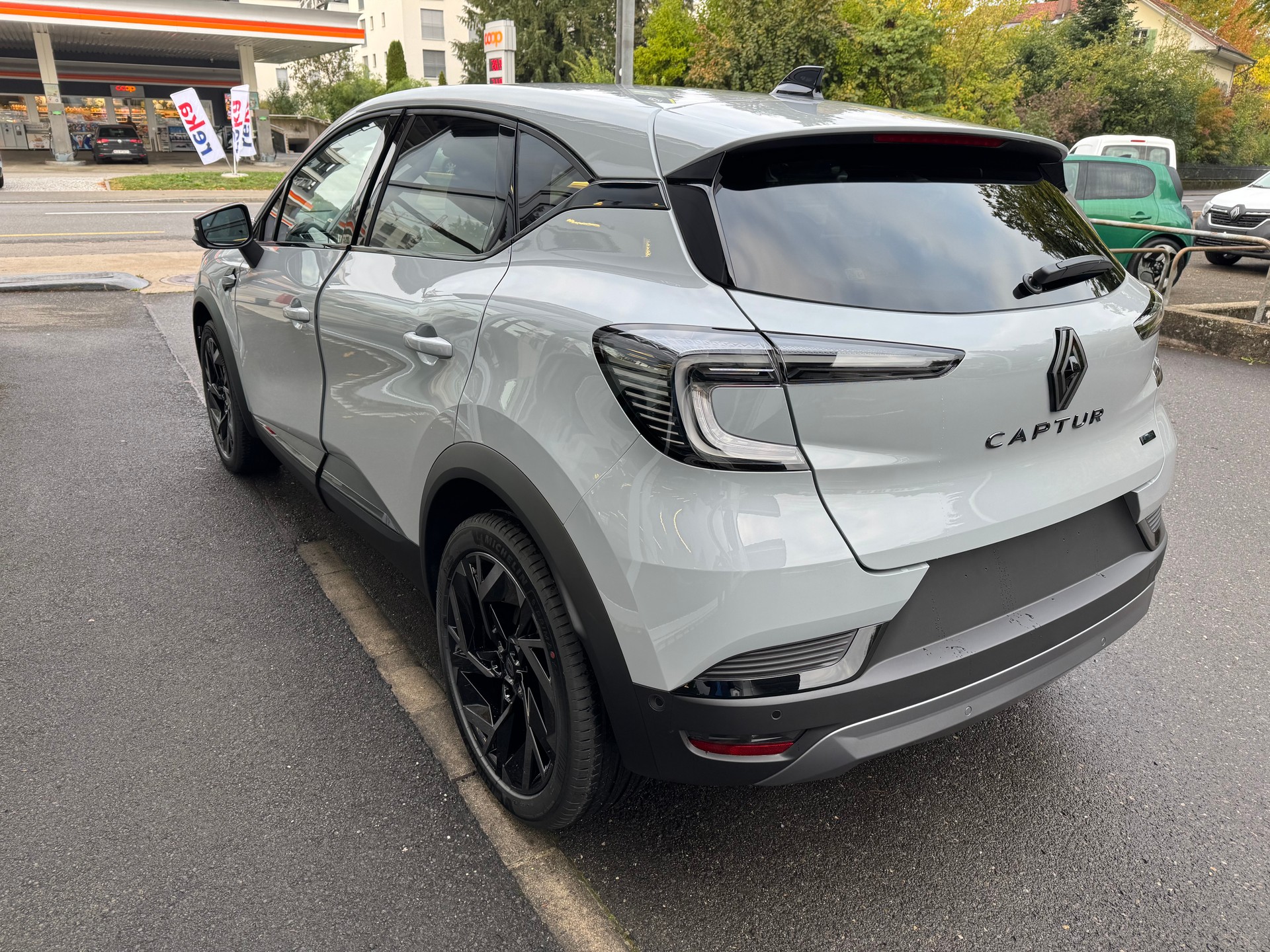 RENAULT Captur 1.8 E-Tech 160 Esprit Alpine DHT-image-6