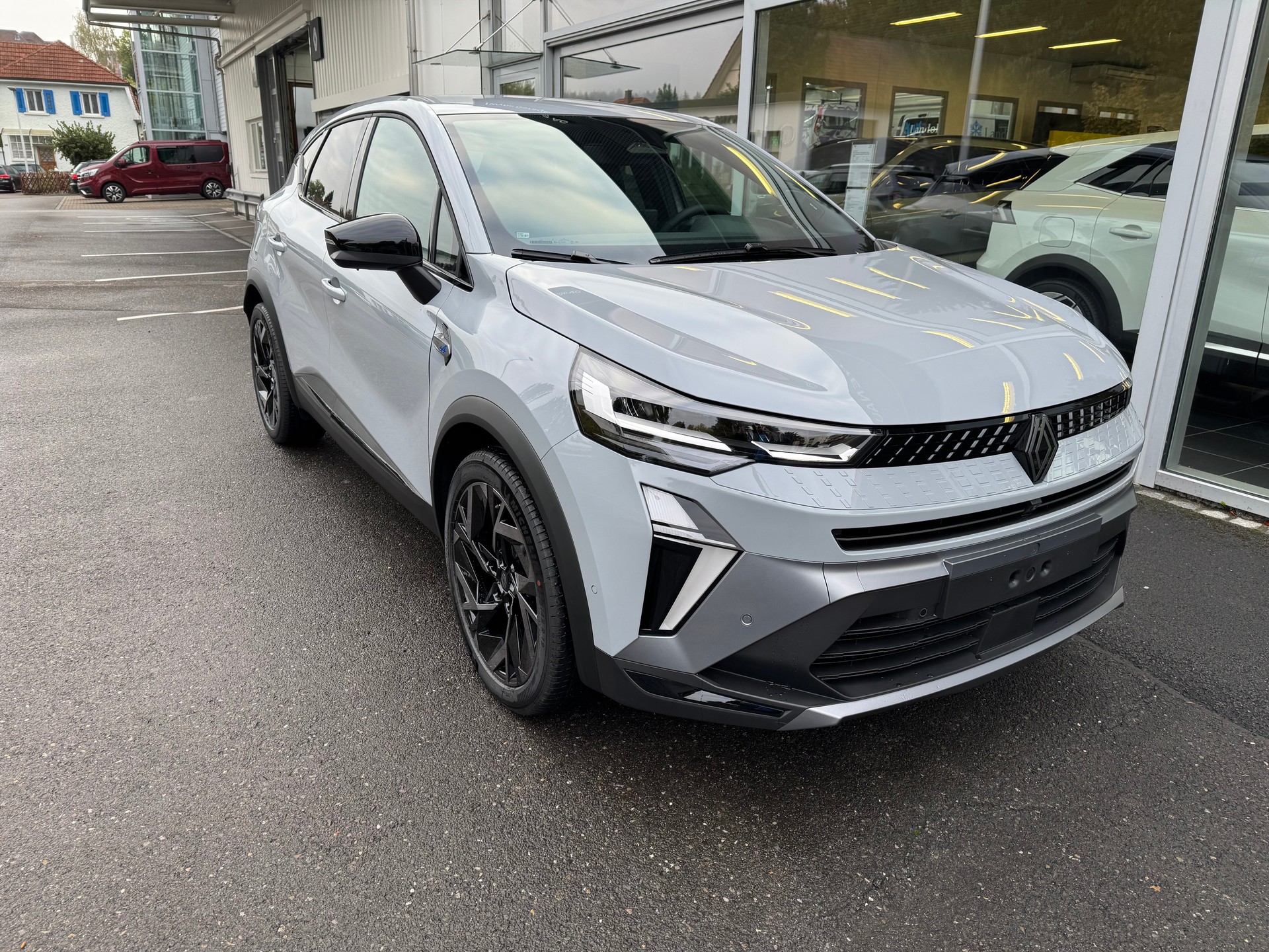 RENAULT Captur 1.8 E-Tech 160 Esprit Alpine DHT-image-4