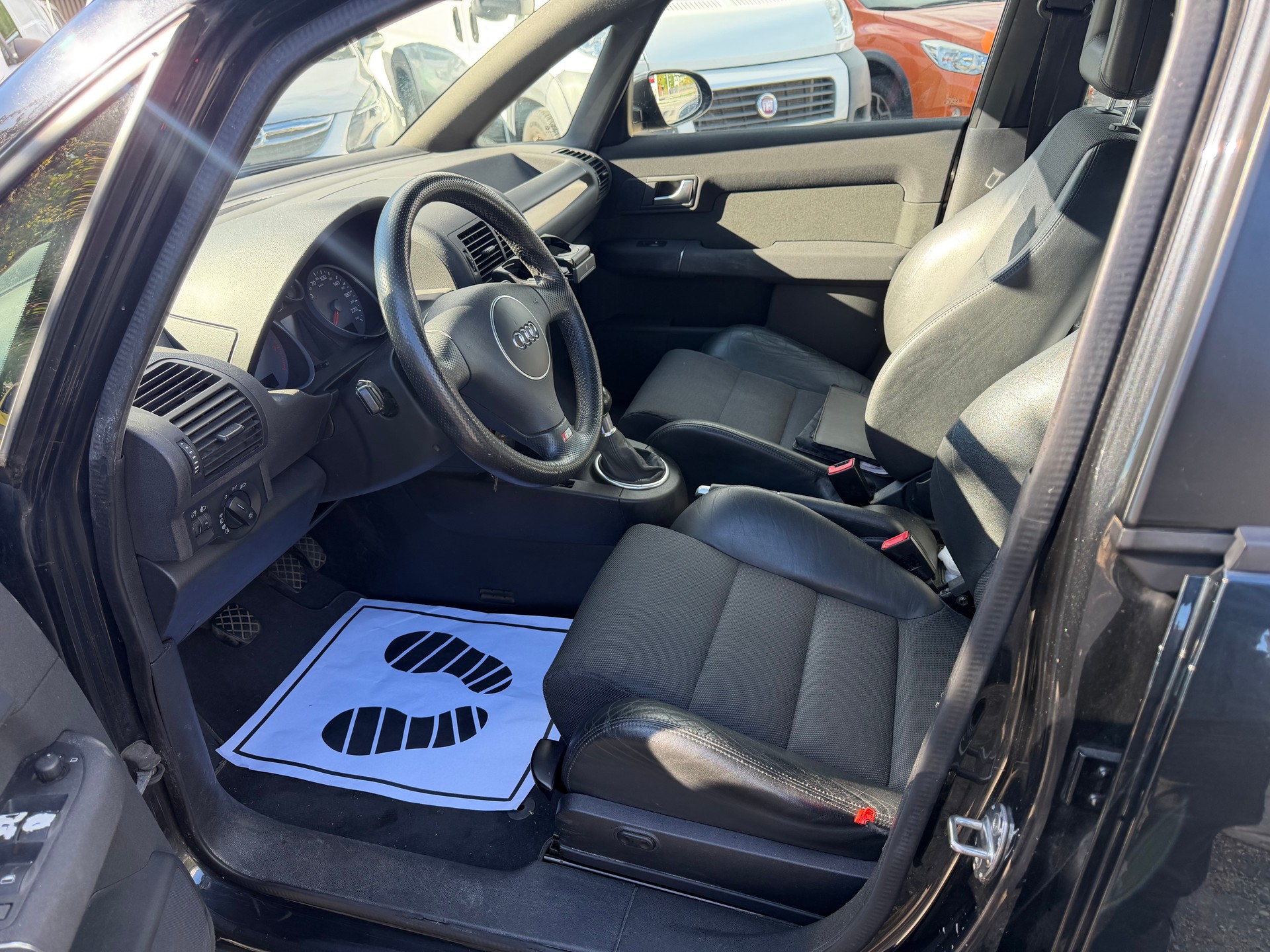 AUDI A2 1.6 FSI S-line -ab Mfk-image-5