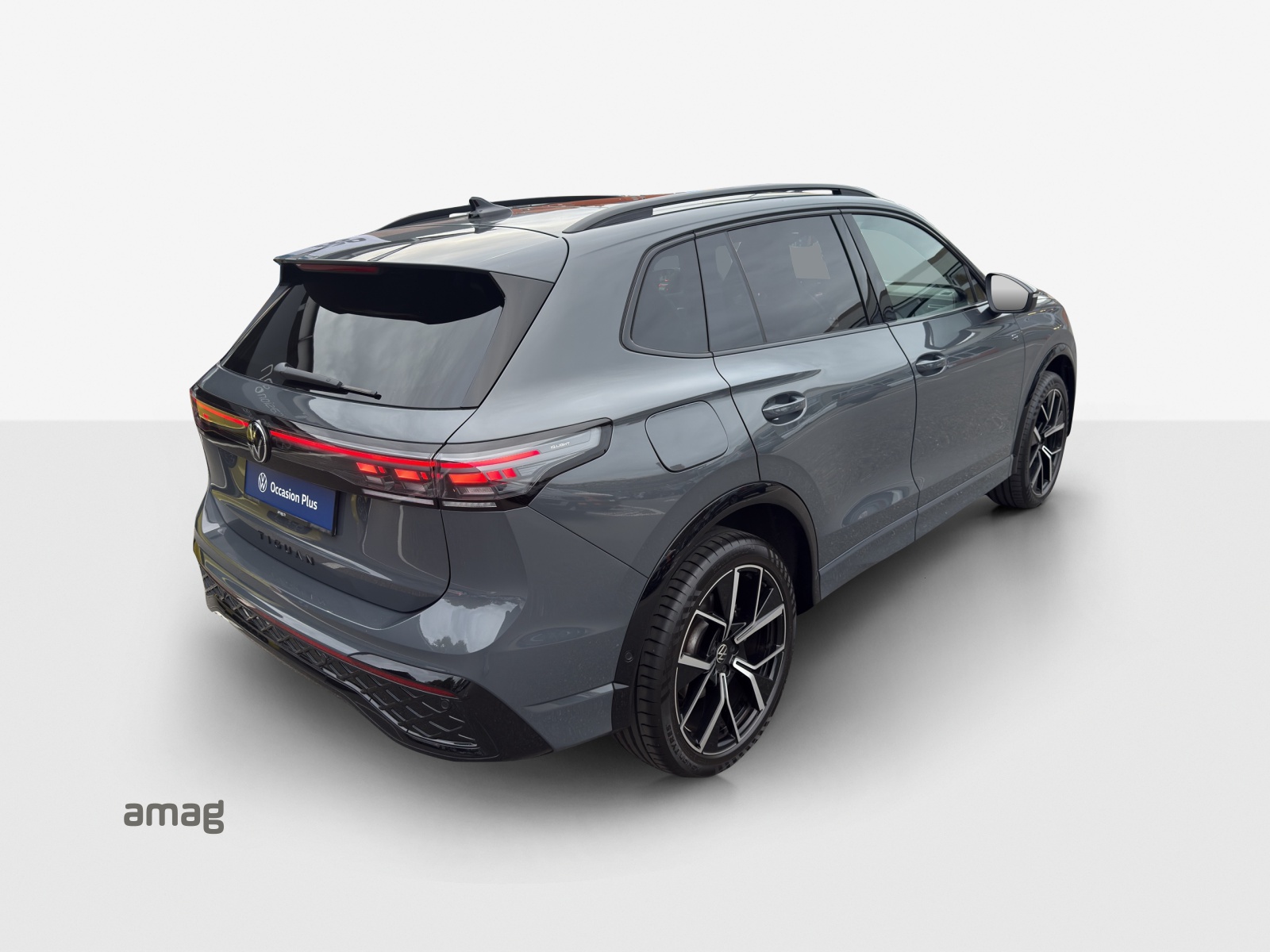 VW Tiguan 2.0 TSI DSG R-Line 4Motion-image-4