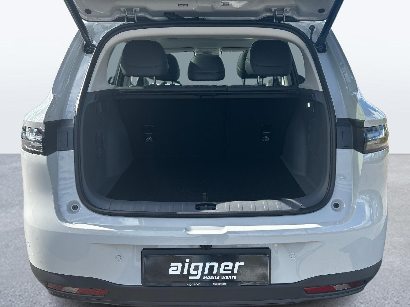 LEAPMOTOR B10 EV-image-11