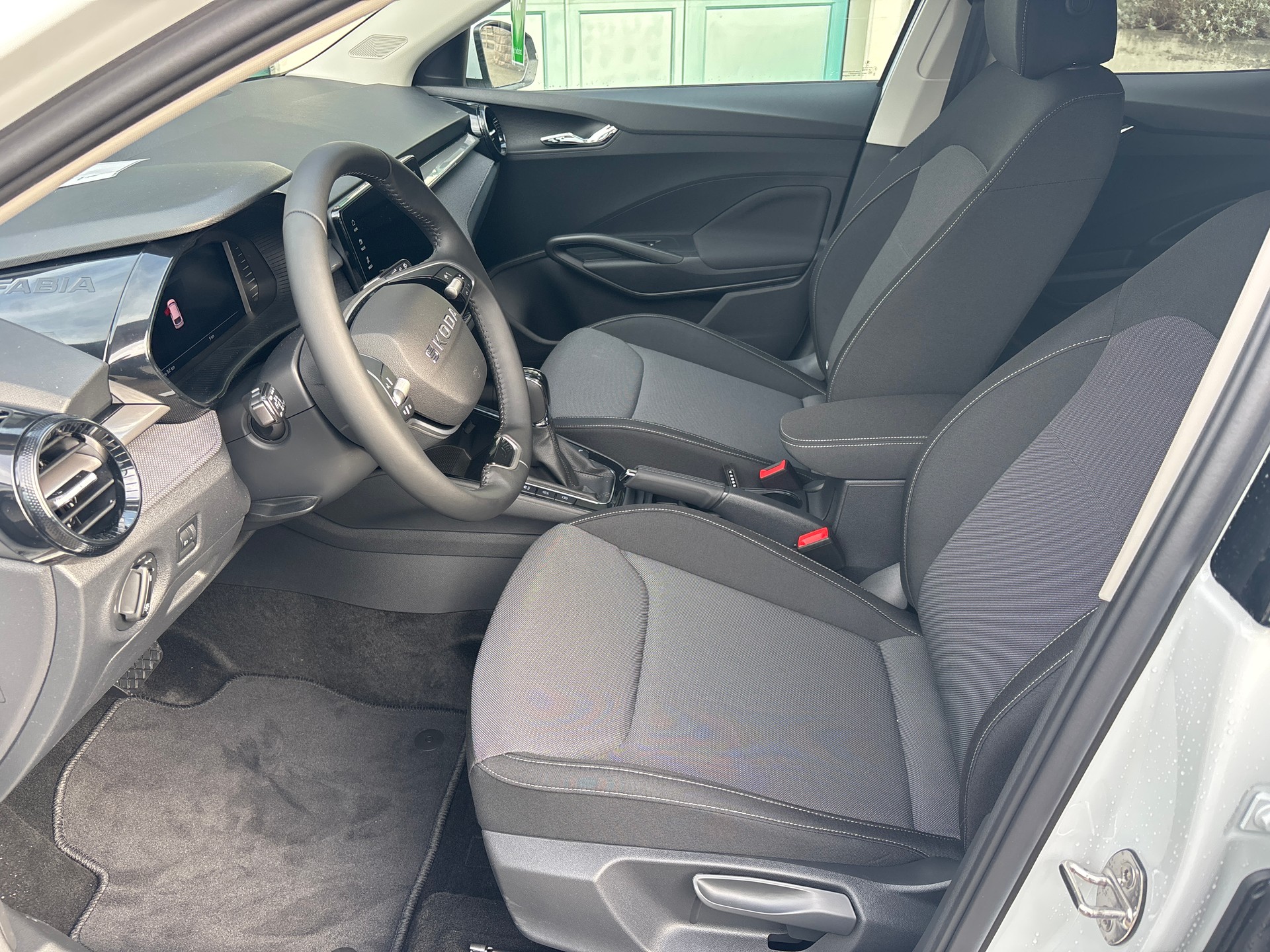 SKODA Fabia 1.0 TSI Selection DSG-image-11