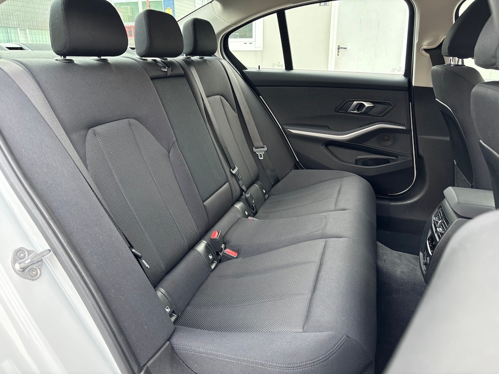 BMW 318d Steptronic-image-16