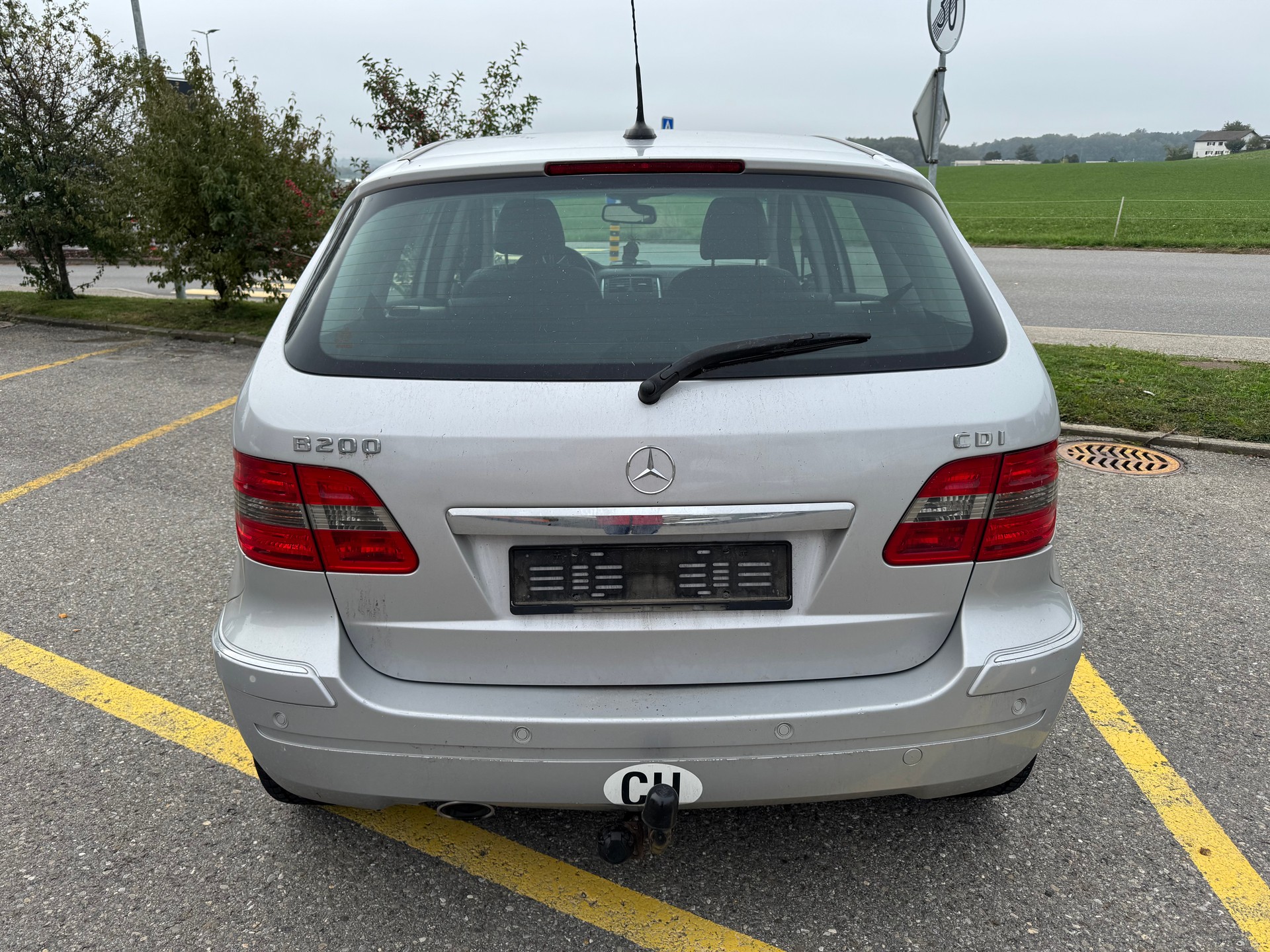MERCEDES-BENZ B 200-image-6