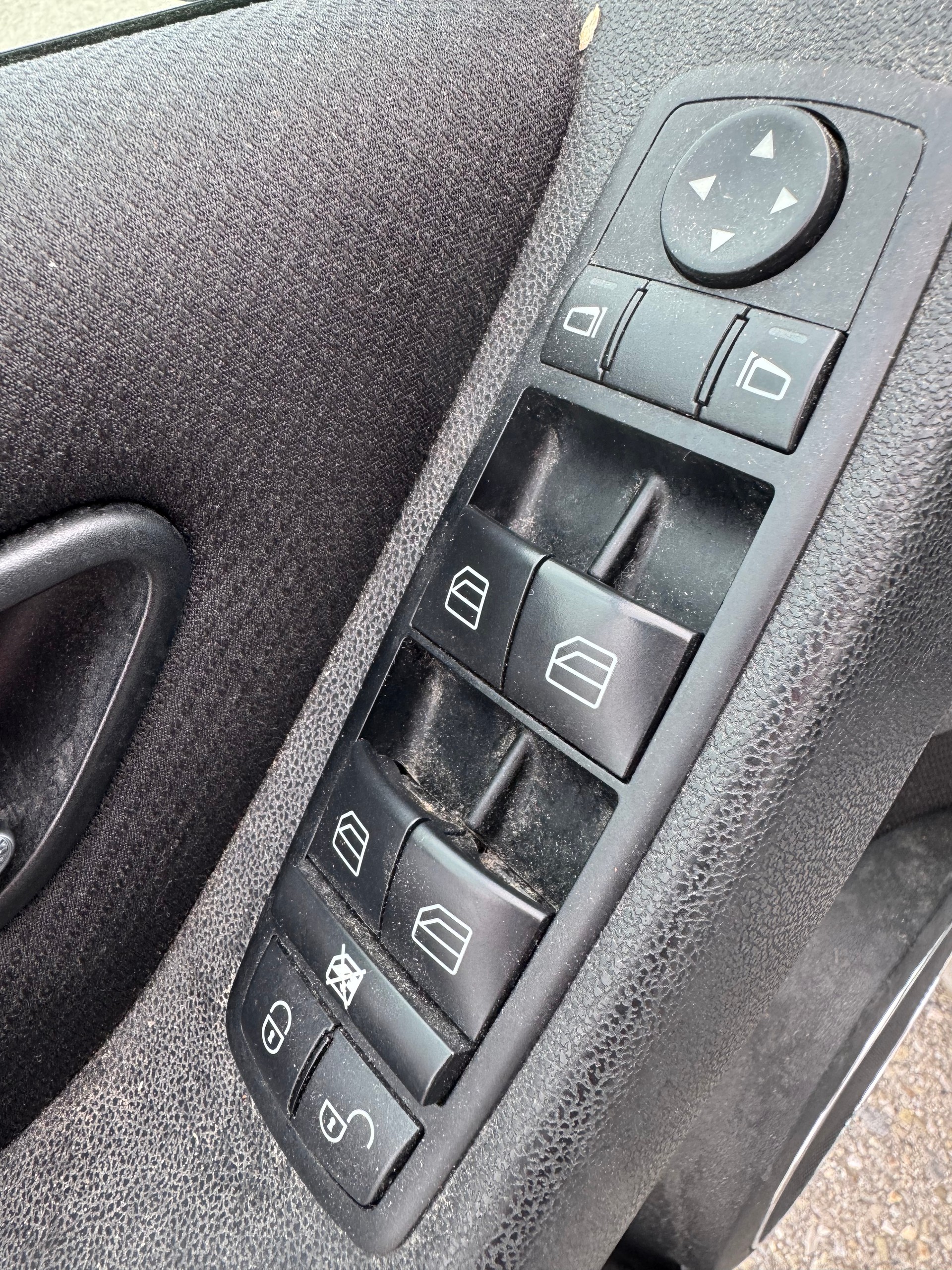 MERCEDES-BENZ B 200-image-11