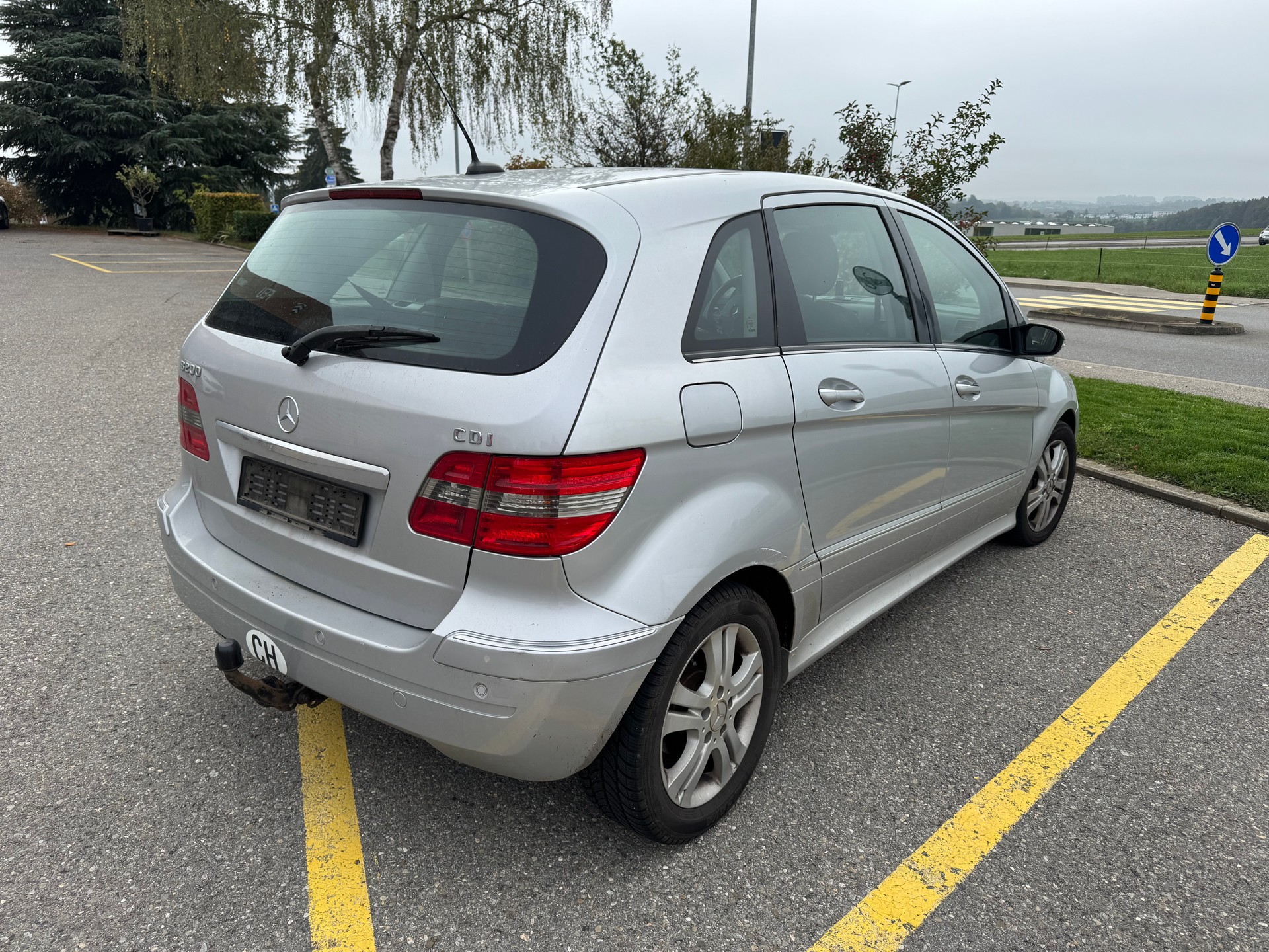 MERCEDES-BENZ B 200-image-4