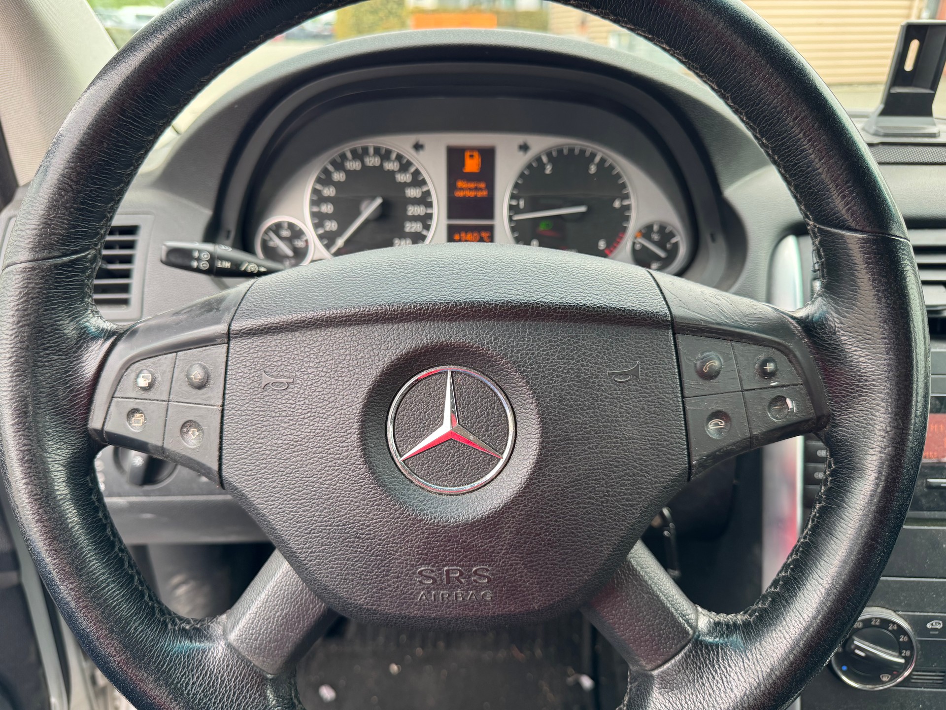 MERCEDES-BENZ B 200-image-10