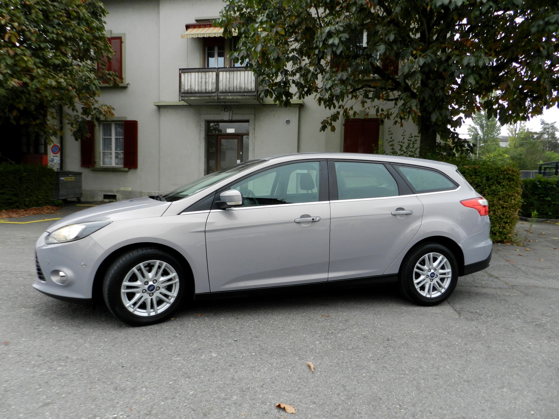 FORD Focus 2.0 TDCi Titanium PowerShift-image-2