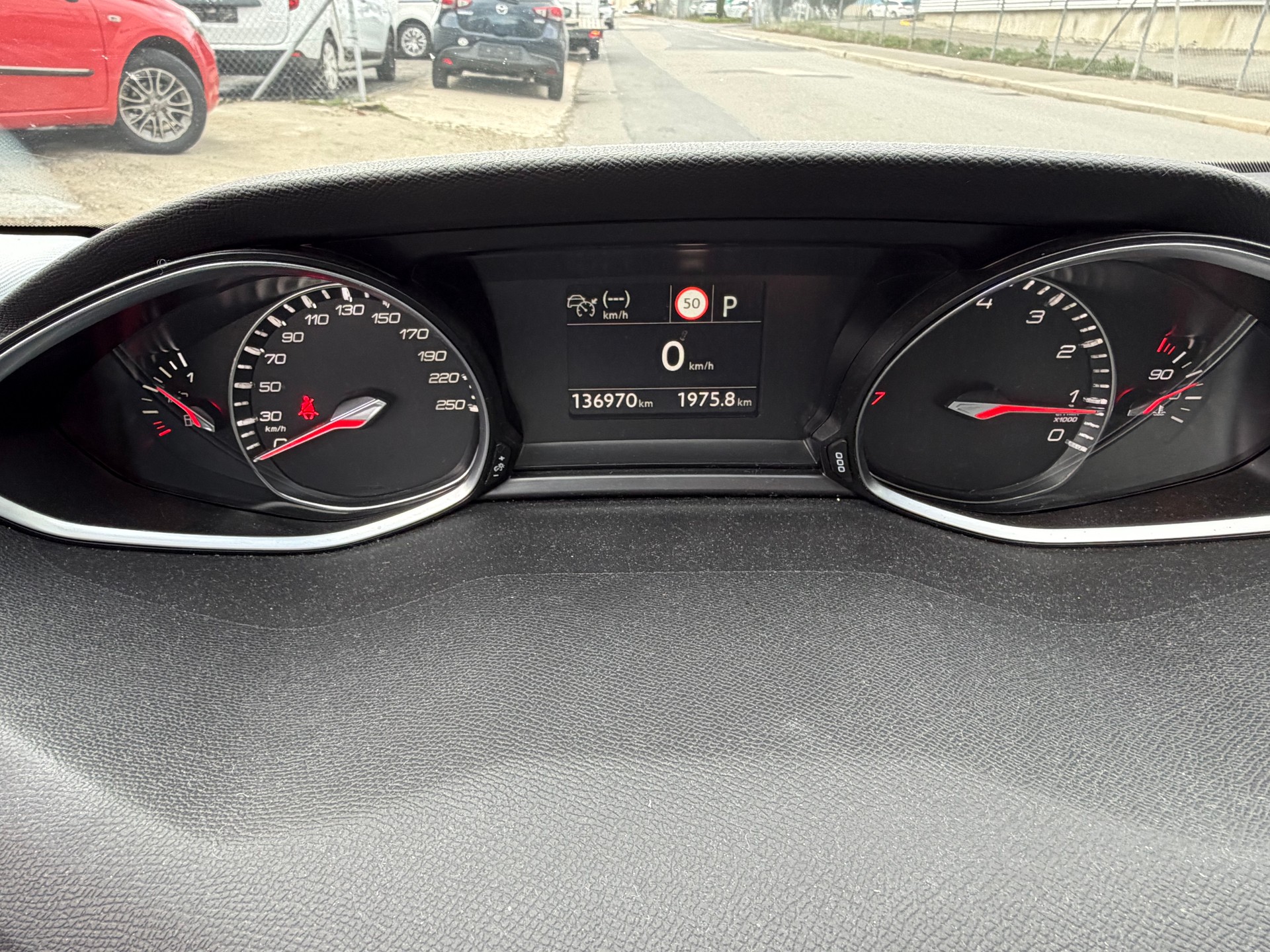 PEUGEOT 308 SW 1.2 Pure Tech Allure EAT8-image-8