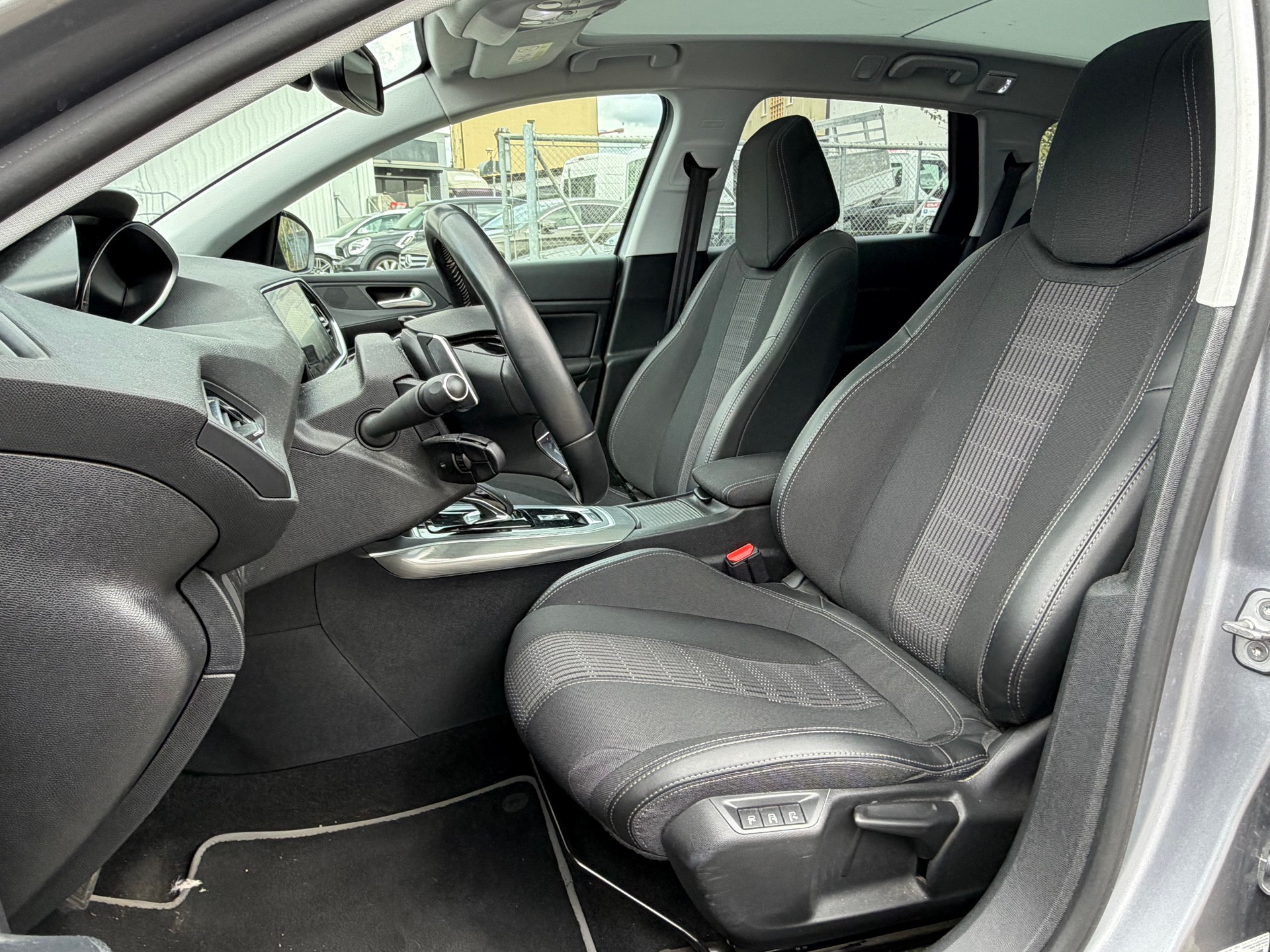 PEUGEOT 308 SW 1.2 Pure Tech Allure EAT8-image-7