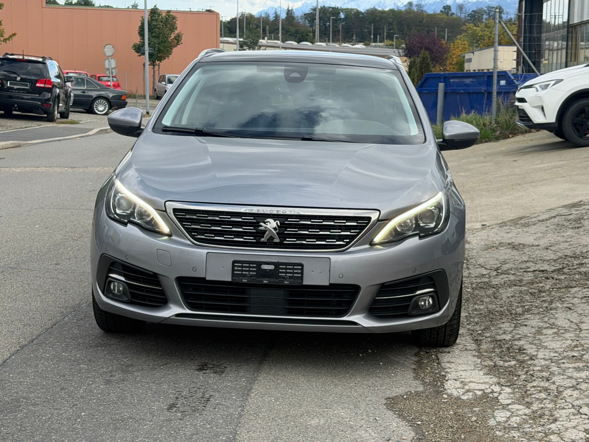 PEUGEOT 308 SW 1.2 Pure Tech Allure EAT8-image-0