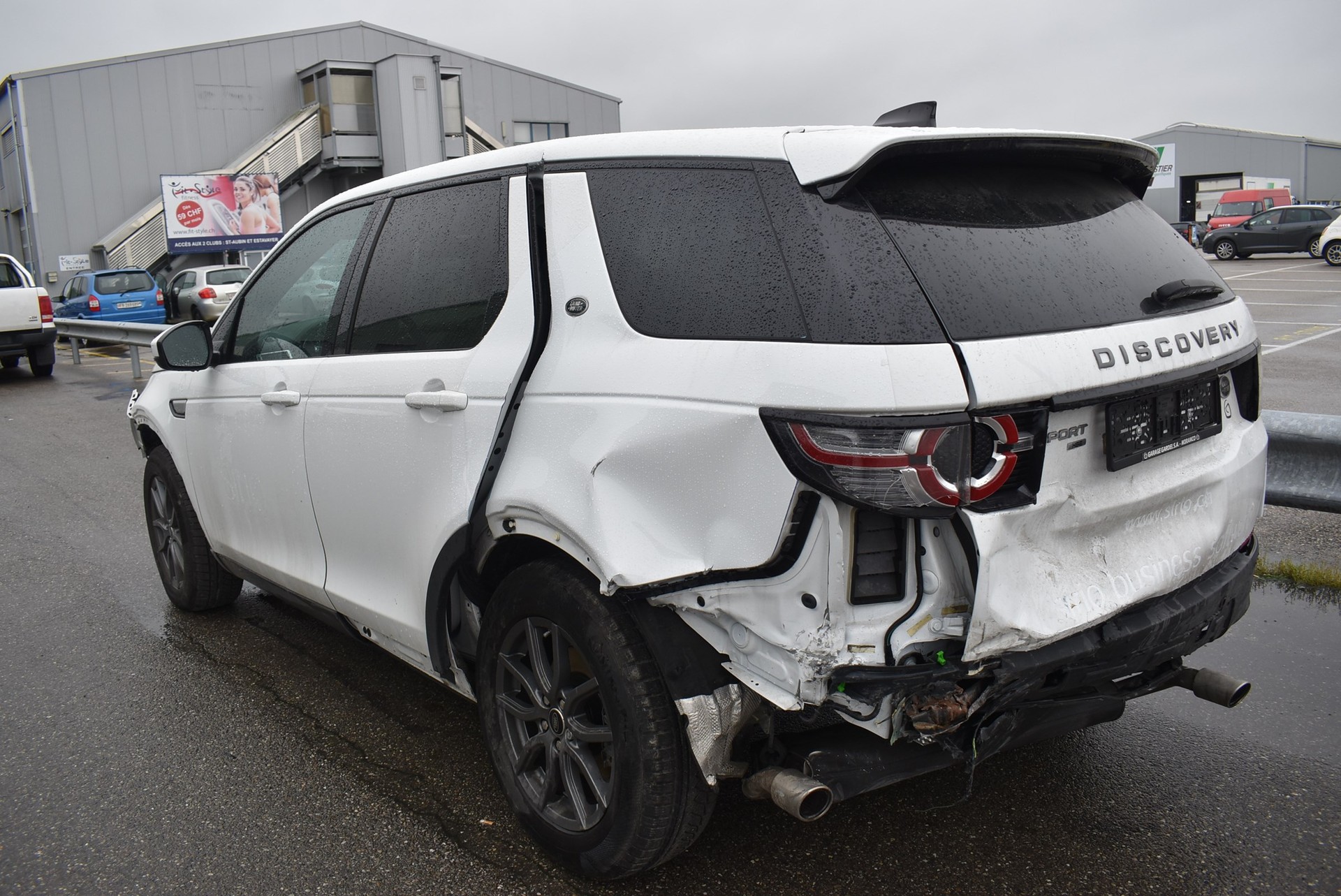 LAND ROVER Discovery Sport 2.0 TD4 HSE-image-3