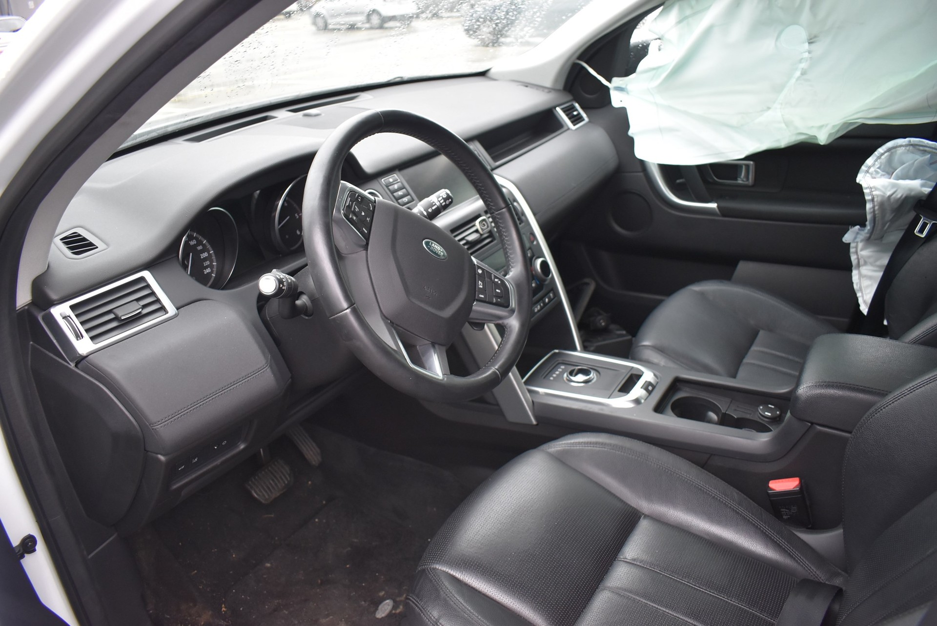 LAND ROVER Discovery Sport 2.0 TD4 HSE-image-6
