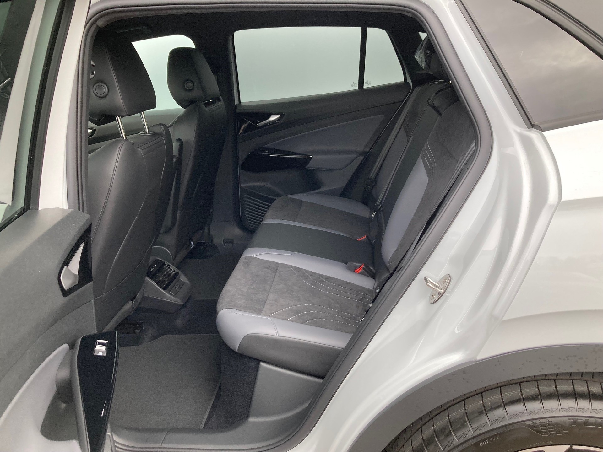VW ID.4 Pro Performance 77 kWh Life Plus-image-8