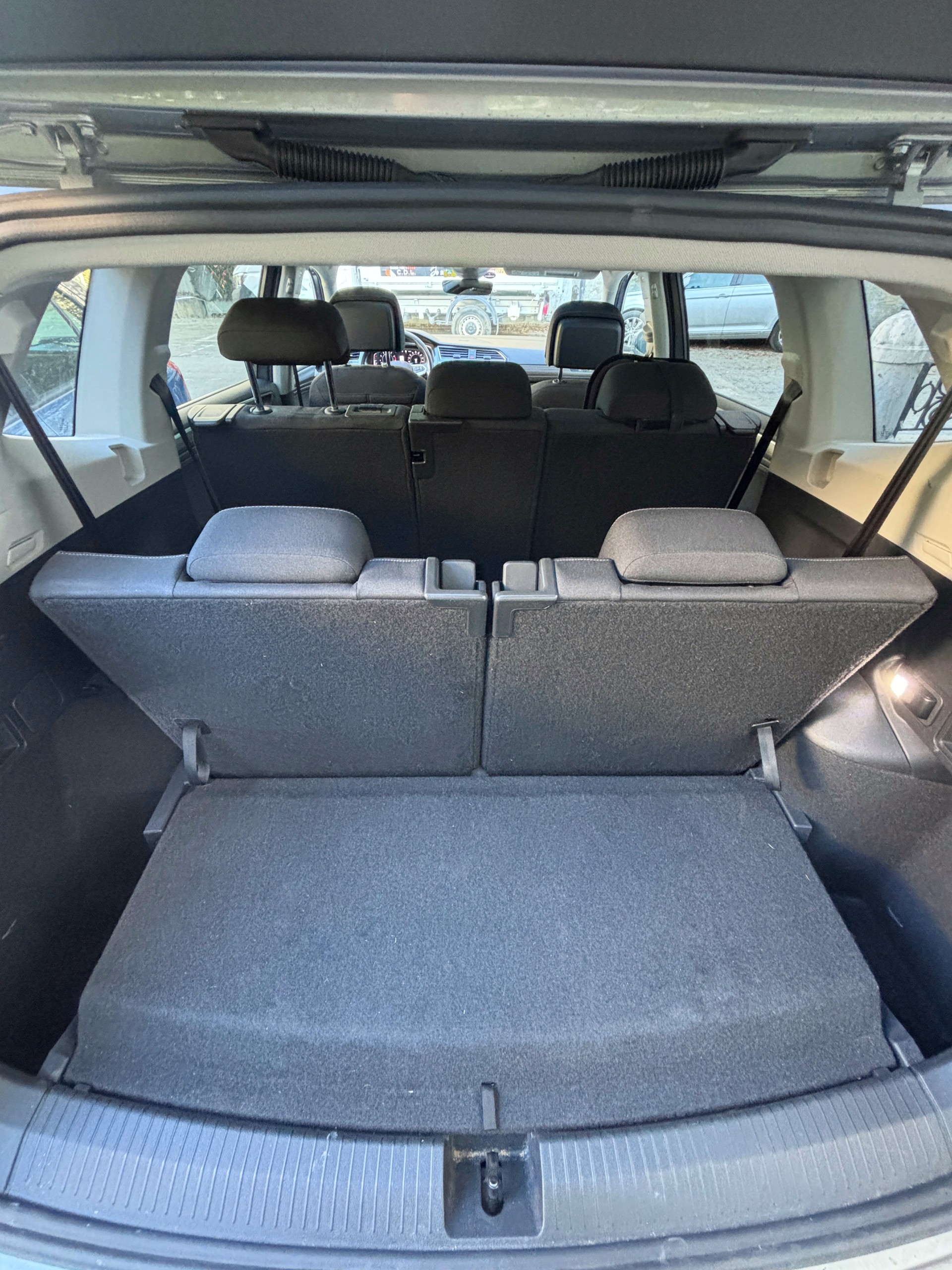 VW Tiguan Allspace 2.0TSI Elegance 4Motion DSG-image-16