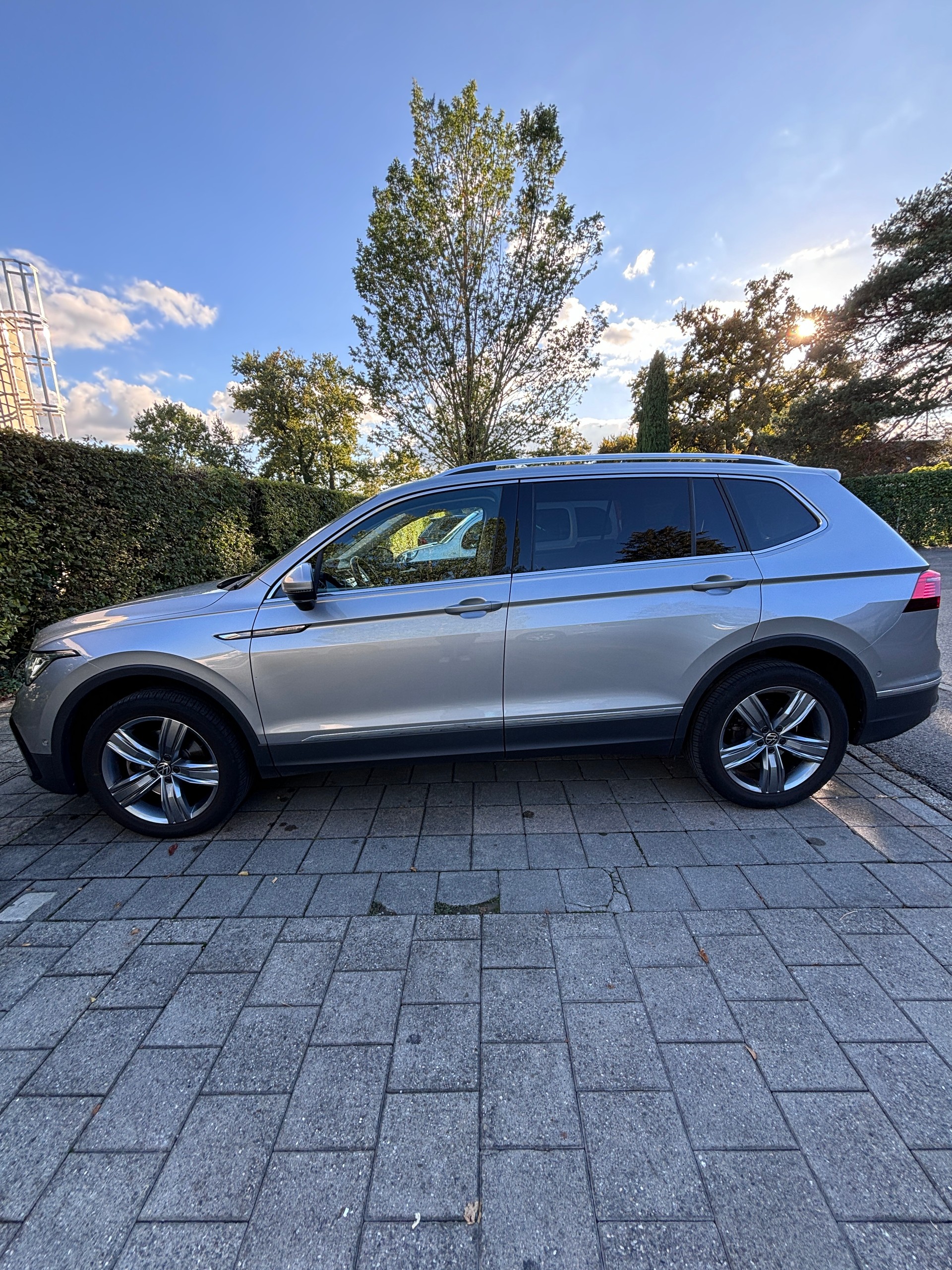 VW Tiguan Allspace 2.0TSI Elegance 4Motion DSG-image-2