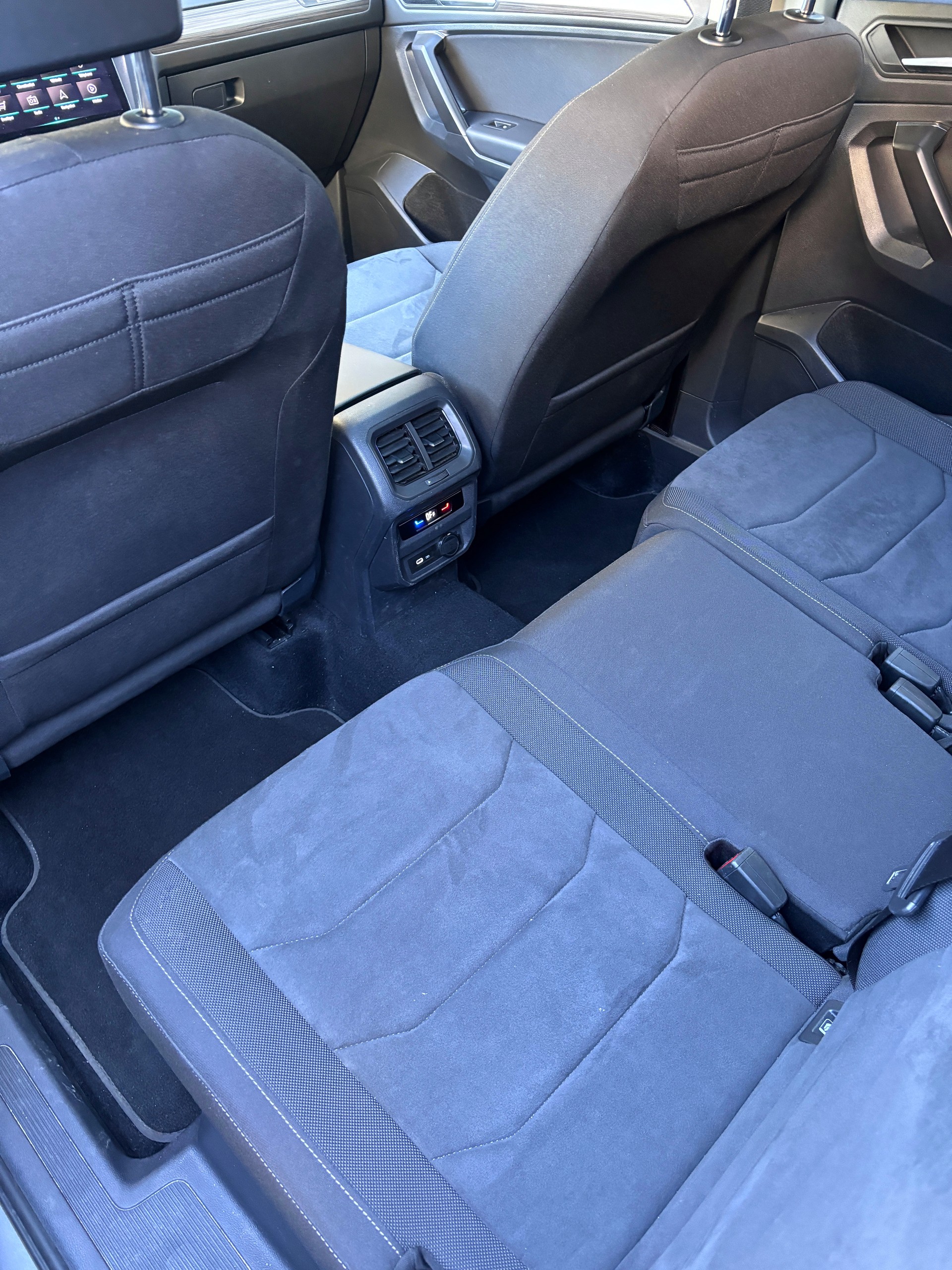 VW Tiguan Allspace 2.0TSI Elegance 4Motion DSG-image-11