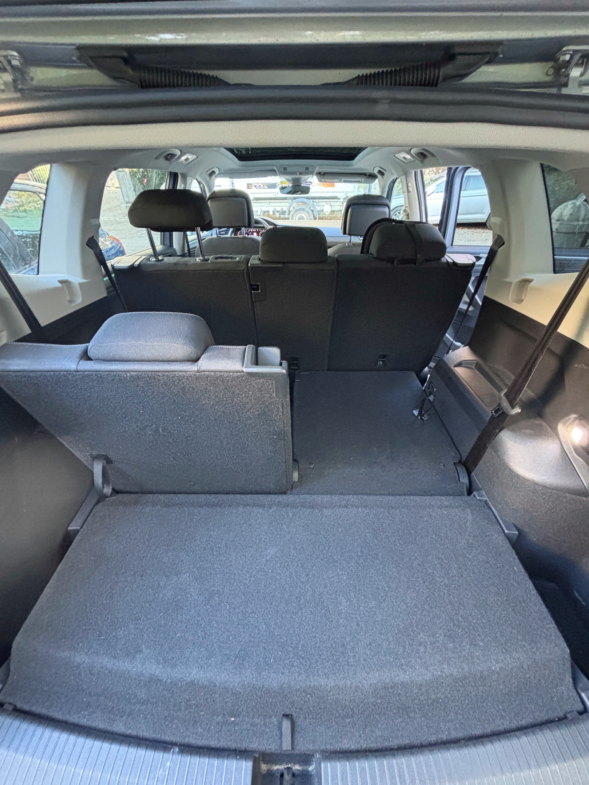 VW Tiguan Allspace 2.0TSI Elegance 4Motion DSG-image-17