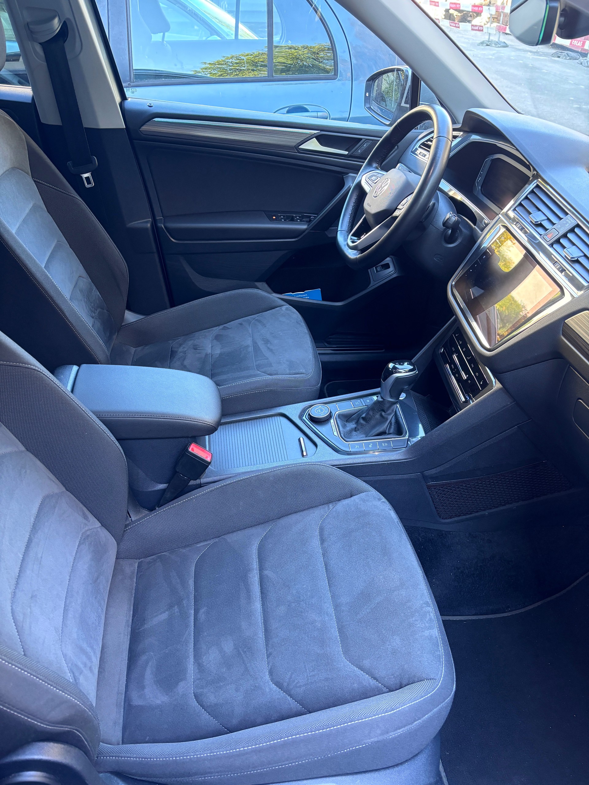 VW Tiguan Allspace 2.0TSI Elegance 4Motion DSG-image-8