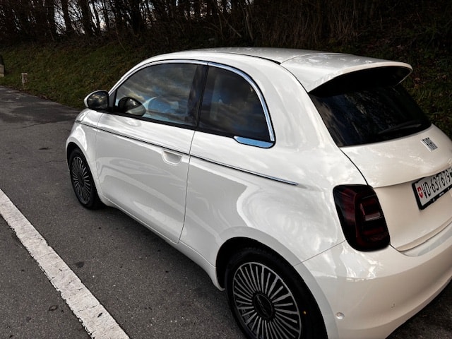 FIAT 500 electric 87 kW Swiss Edition-image-1