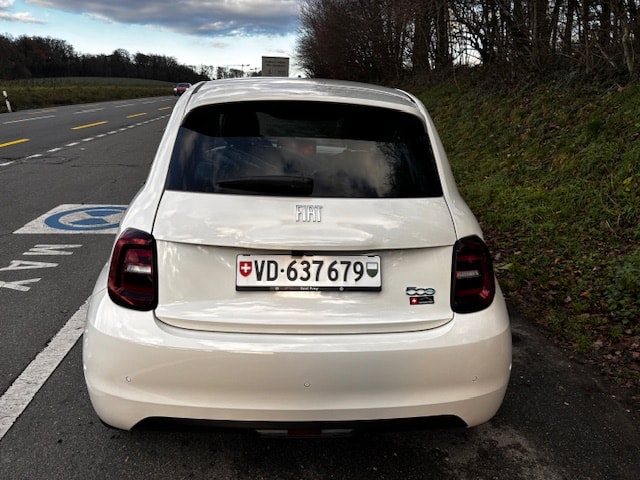 FIAT 500 electric 87 kW Swiss Edition-image-2