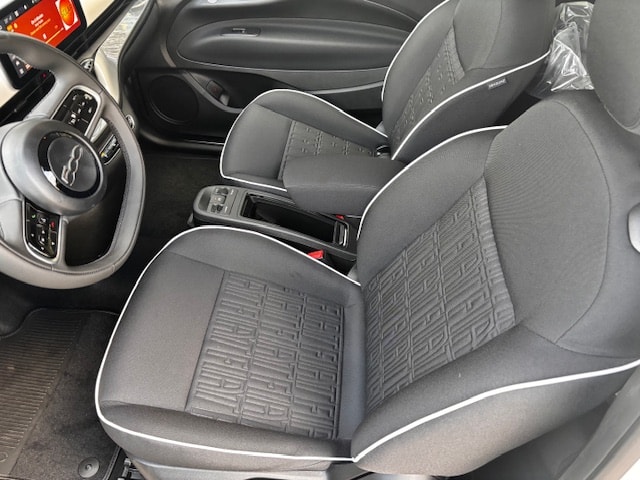 FIAT 500 electric 87 kW Swiss Edition-image-5