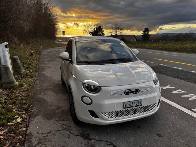 FIAT 500 electric 87 kW Swiss Edition-image-0