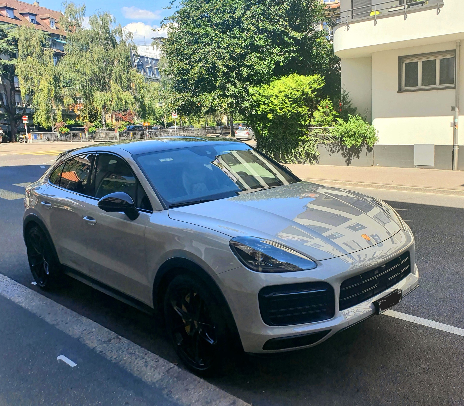 PORSCHE Cayenne Coupé-image-2