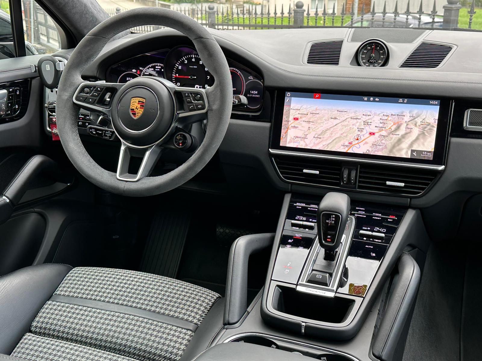 PORSCHE Cayenne Coupé-image-5