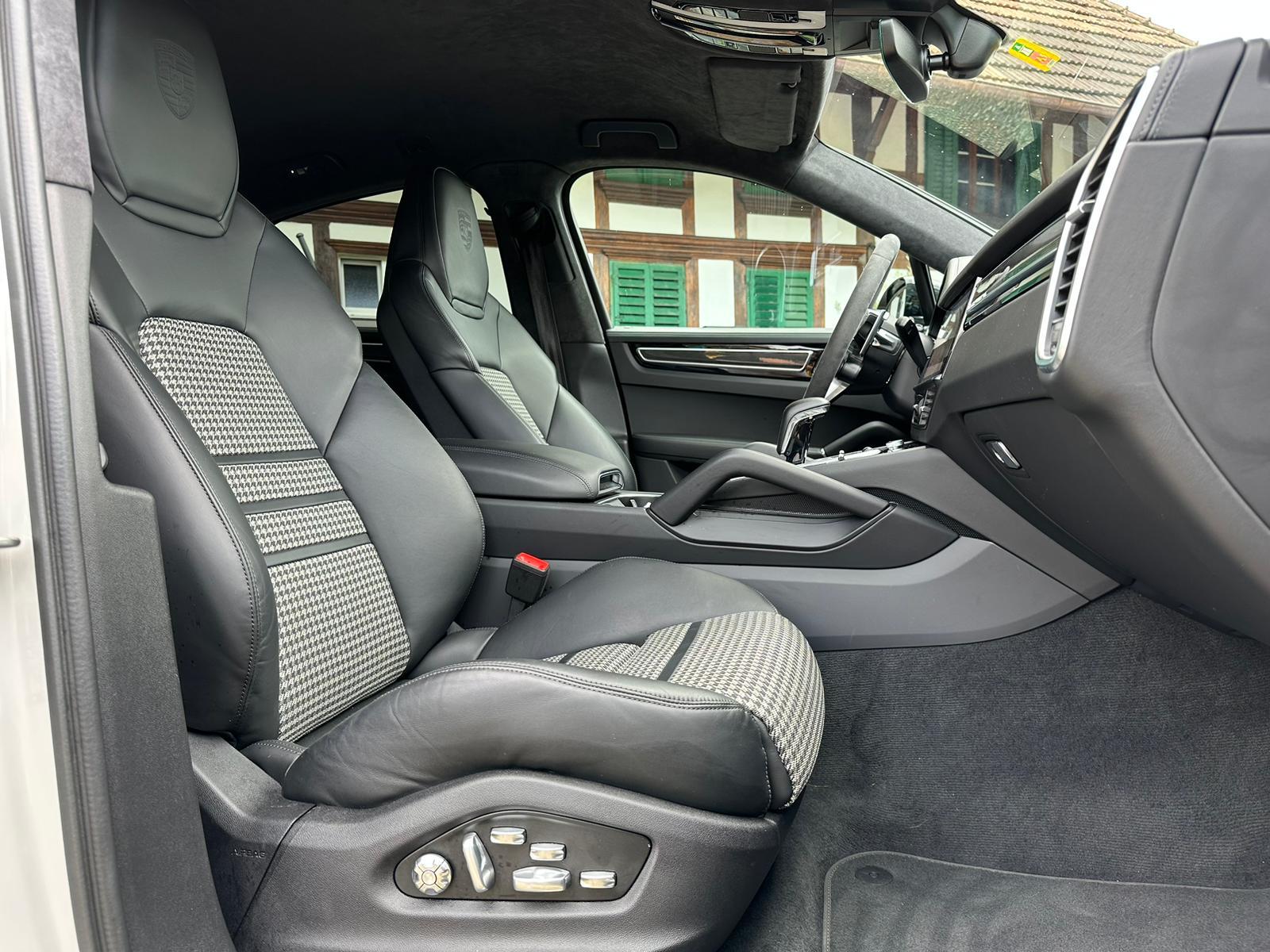 PORSCHE Cayenne Coupé-image-7