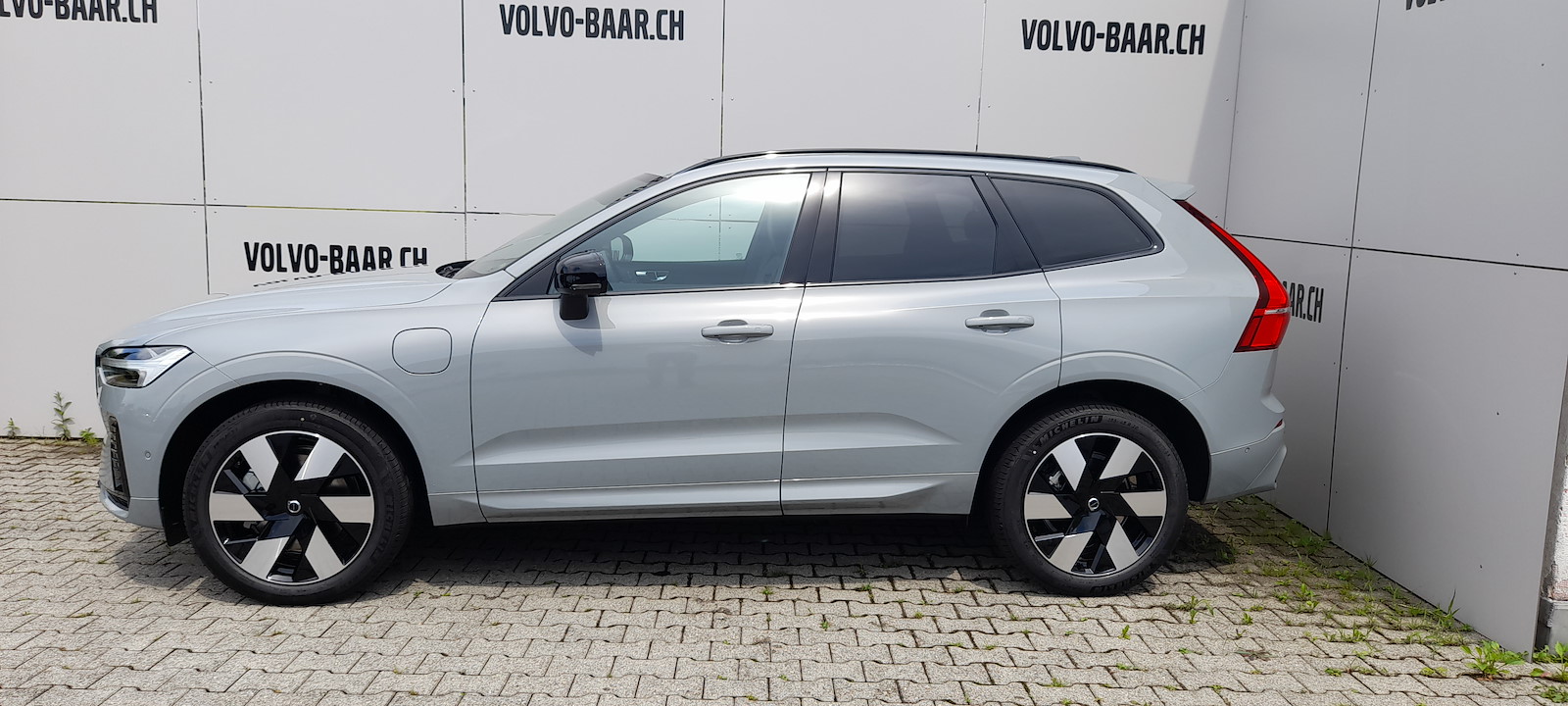 VOLVO XC60 2.0 T6 TE Plus Dark eAWD-image-4