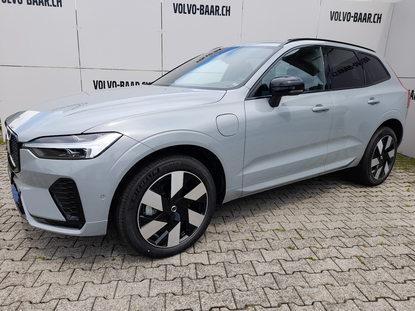 VOLVO XC60 2.0 T6 TE Plus Dark eAWD-image-3