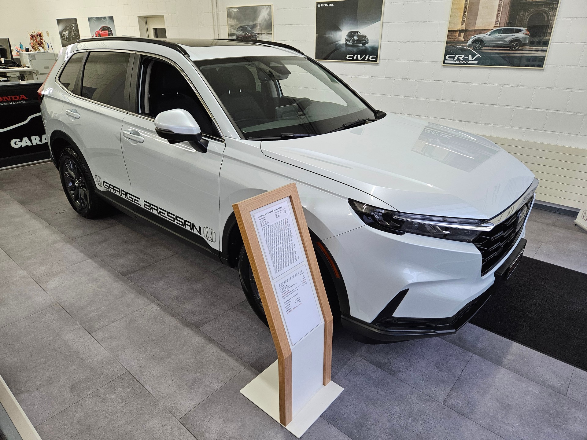 HONDA CR-V 2.0i MMD Hybrid Advance 4WD Automatic-image-2