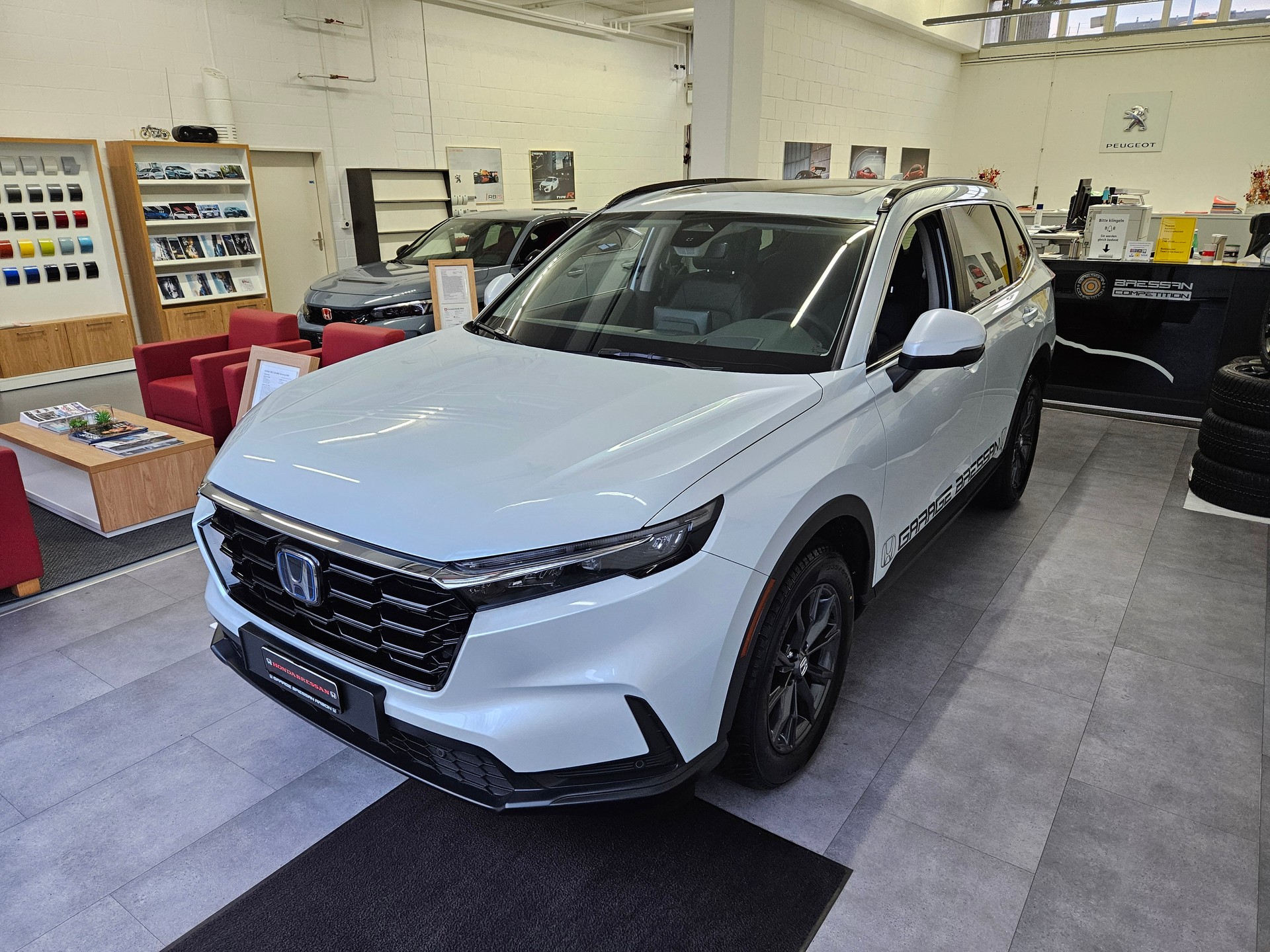 HONDA CR-V 2.0i MMD Hybrid Advance 4WD Automatic-image-4