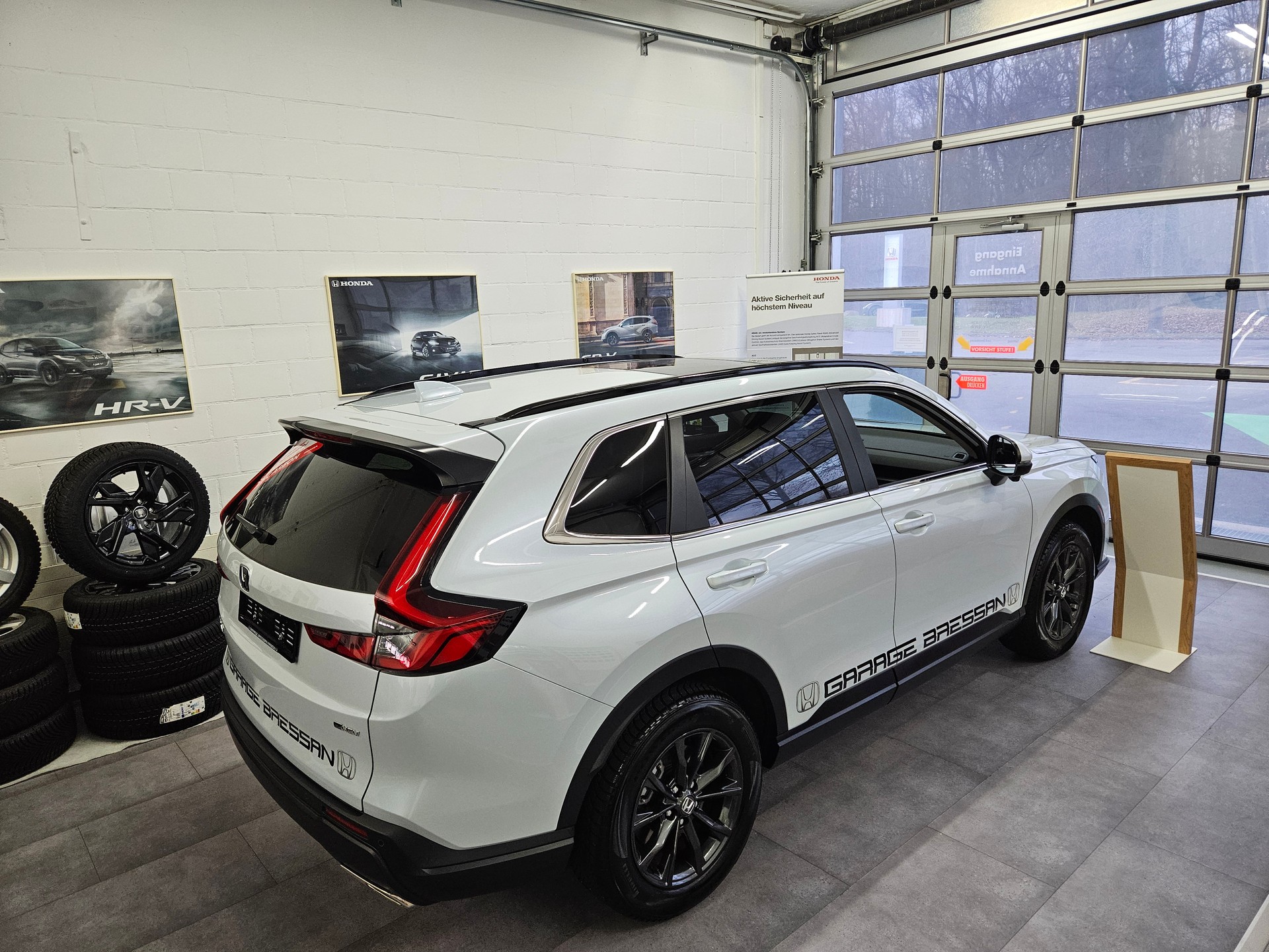 HONDA CR-V 2.0i MMD Hybrid Advance 4WD Automatic-image-1