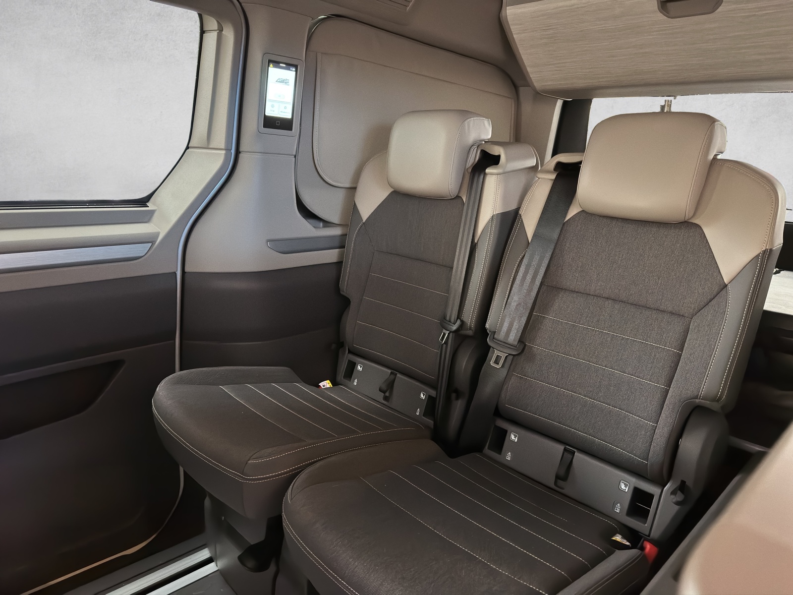 VW California 2.0 TDI Beach Tour Liberty-image-6