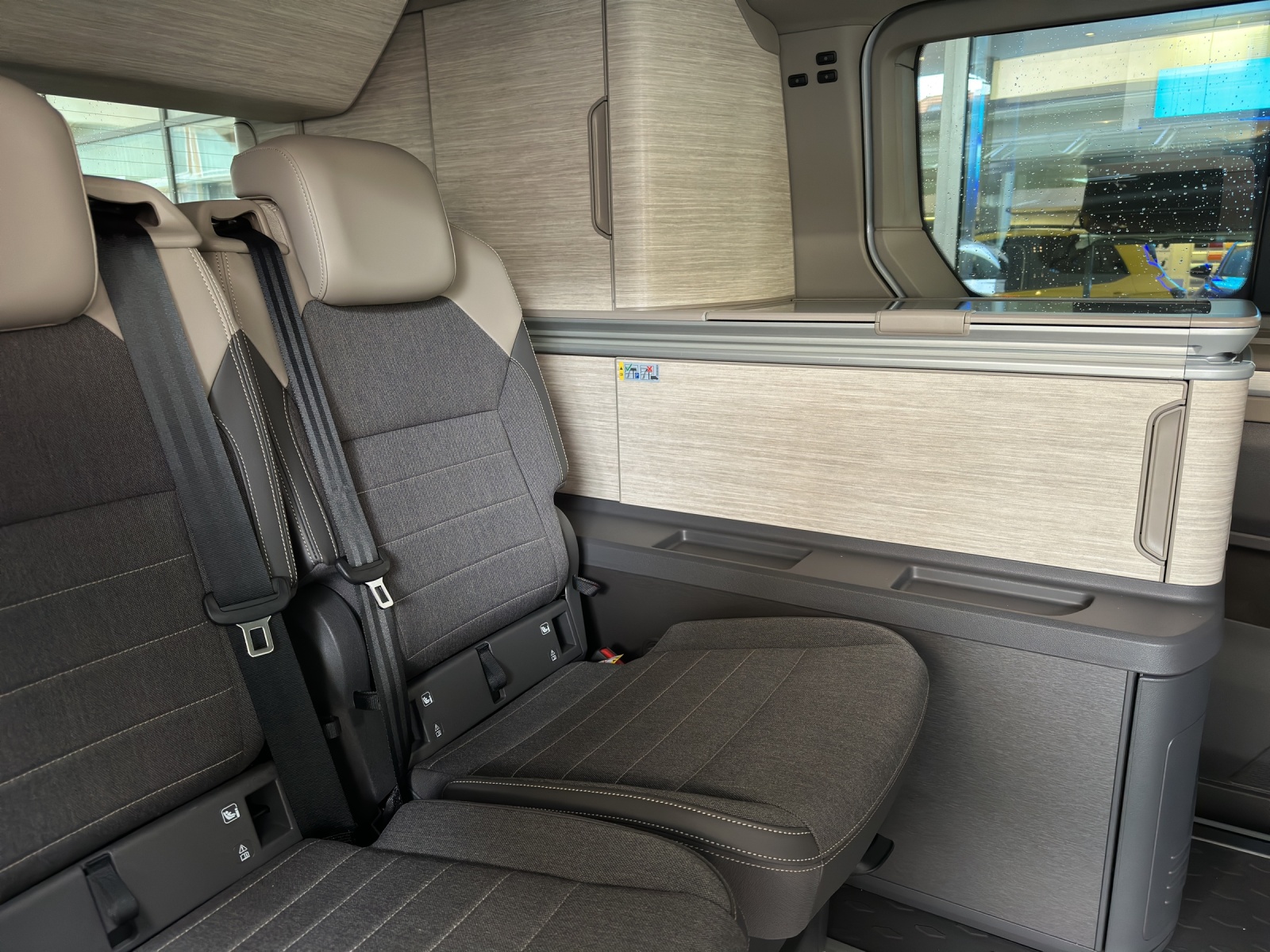 VW California 2.0 TDI Beach Tour Liberty-image-11