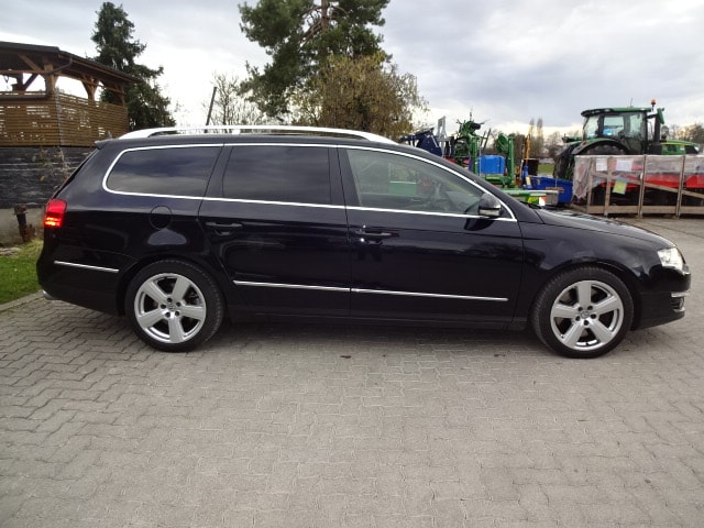 VW Passat Variant 3.2 V6 FSI Sportline 4Motion-image-5
